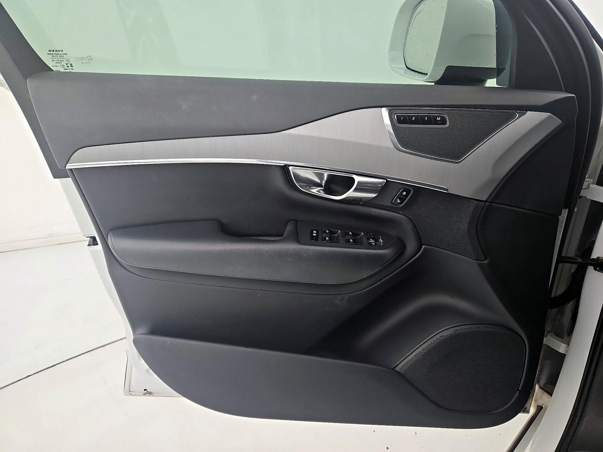 Thumbnail: 2021 Volvo XC90 - 12