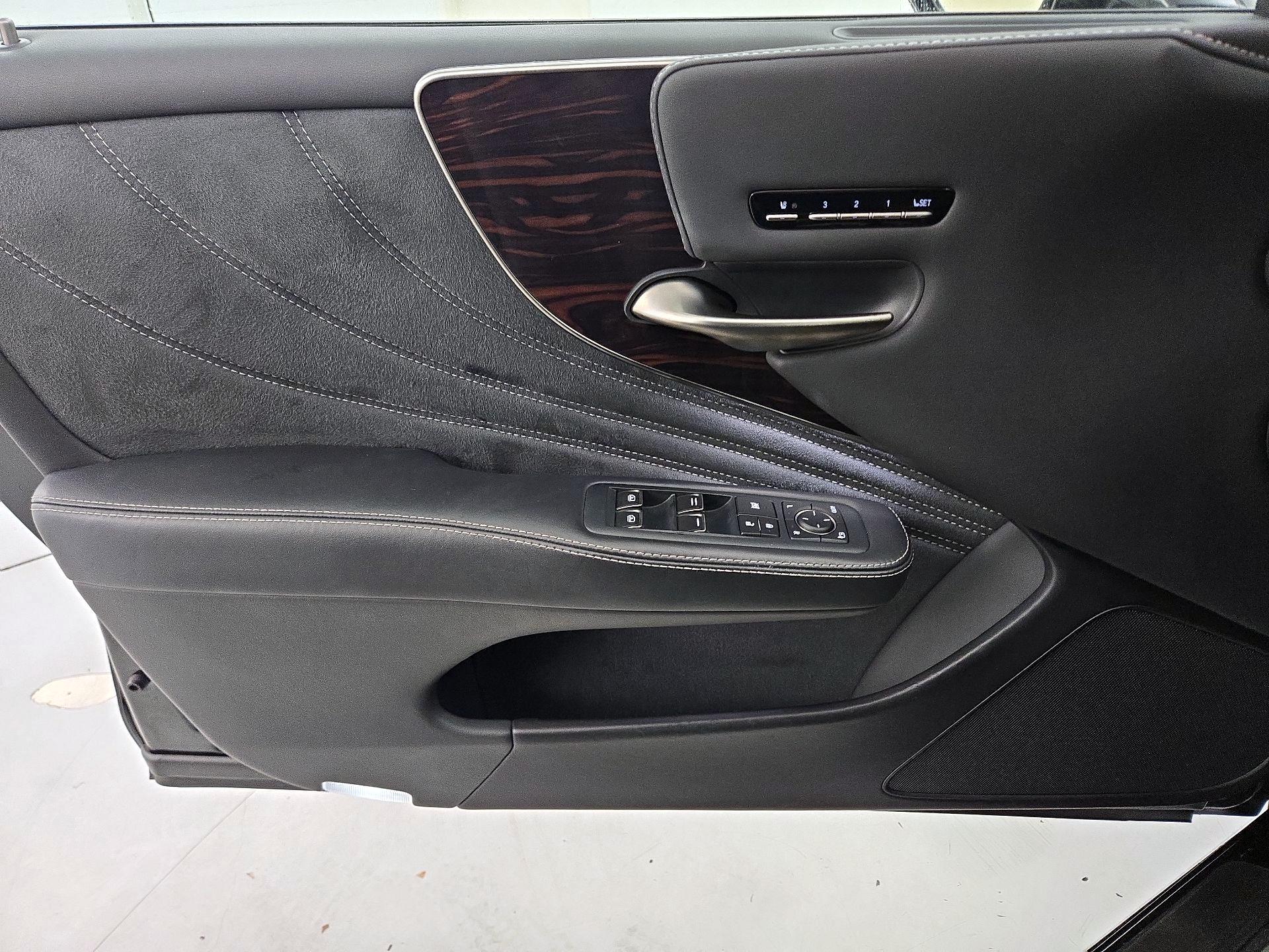 Thumbnail: 2023 Lexus LS - 12