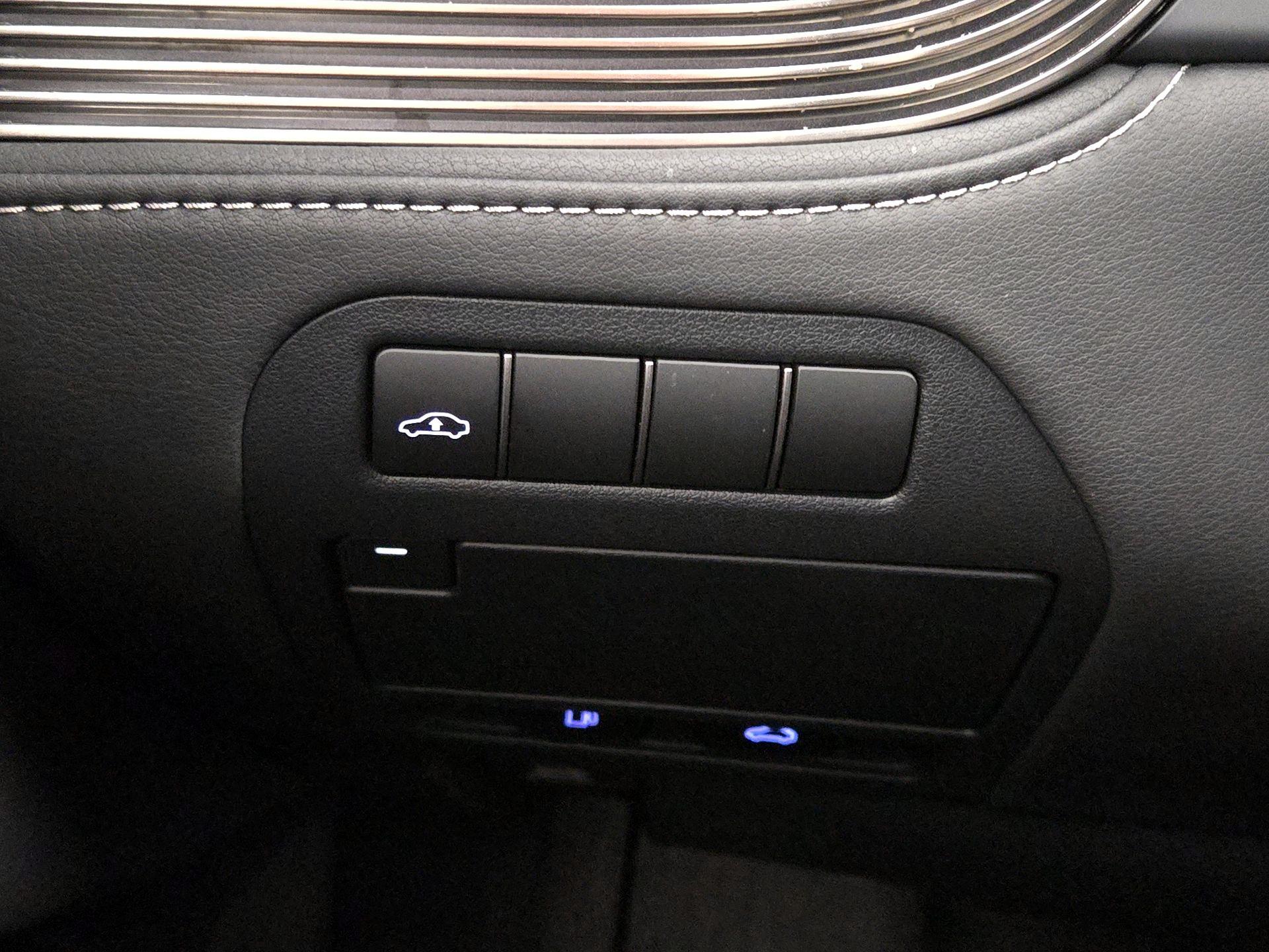 Thumbnail: 2023 Lexus LS - 13