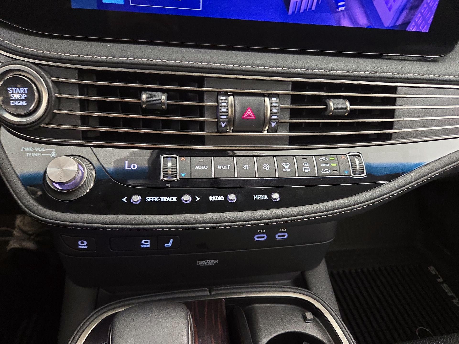 Thumbnail: 2023 Lexus LS - 16