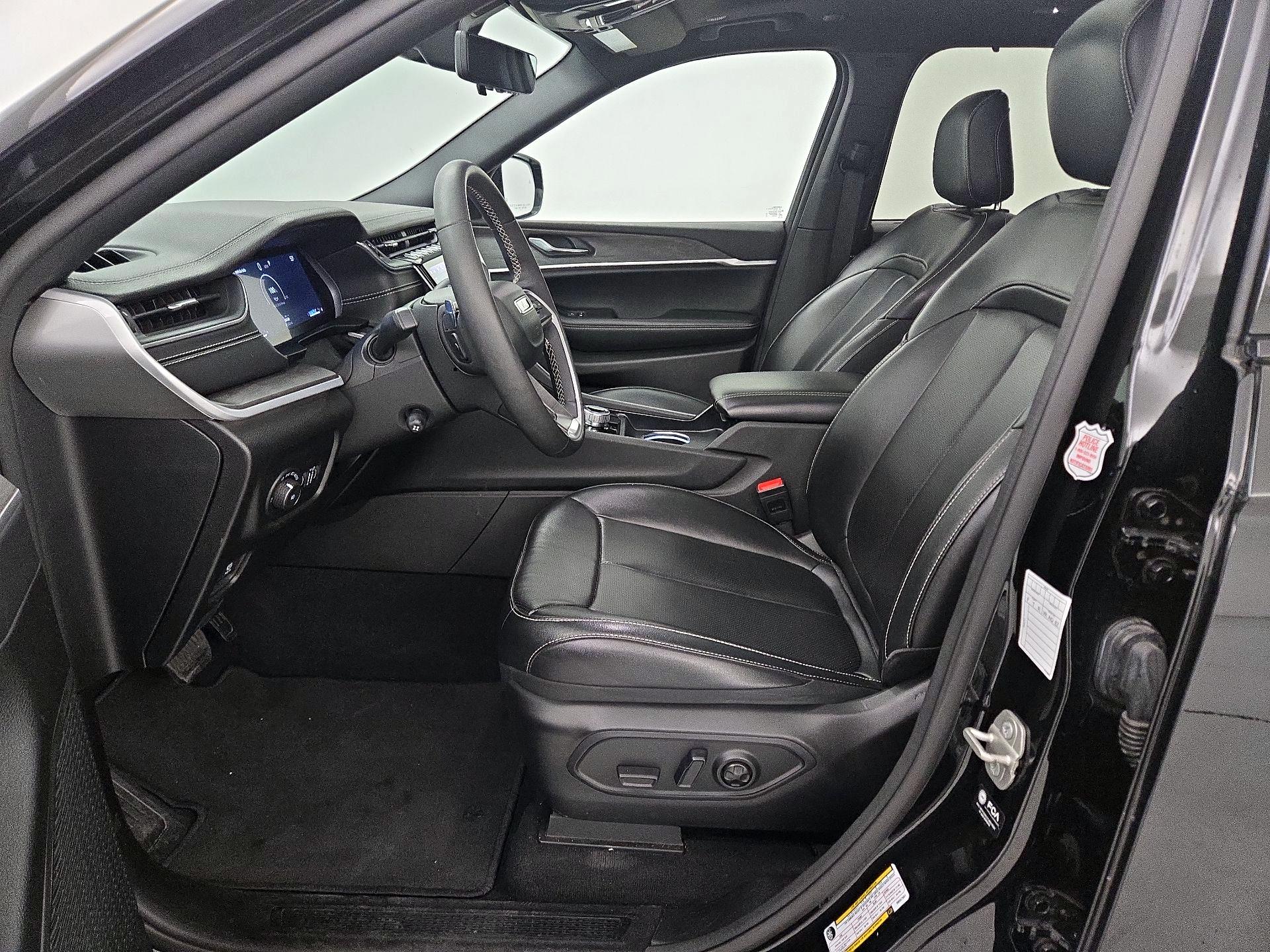 Thumbnail: 2024 Jeep Grand Cherokee L - 11