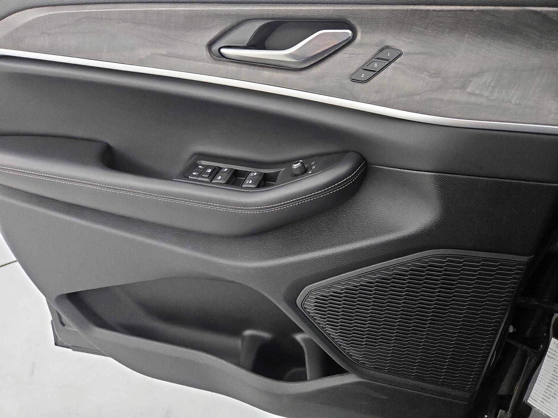 Thumbnail: 2024 Jeep Grand Cherokee L - 12