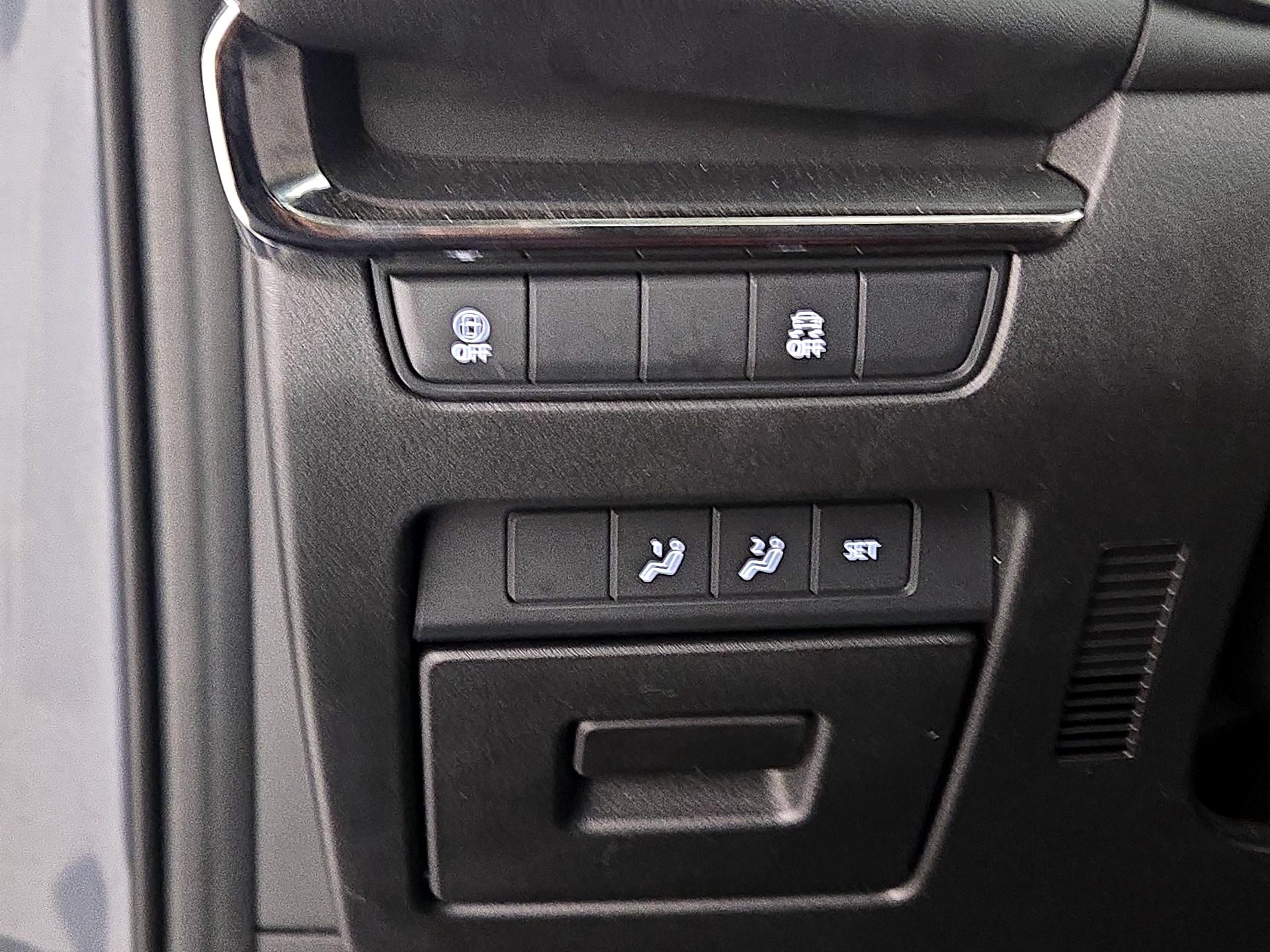 Thumbnail: 2023 Mazda Mazda3 - 13