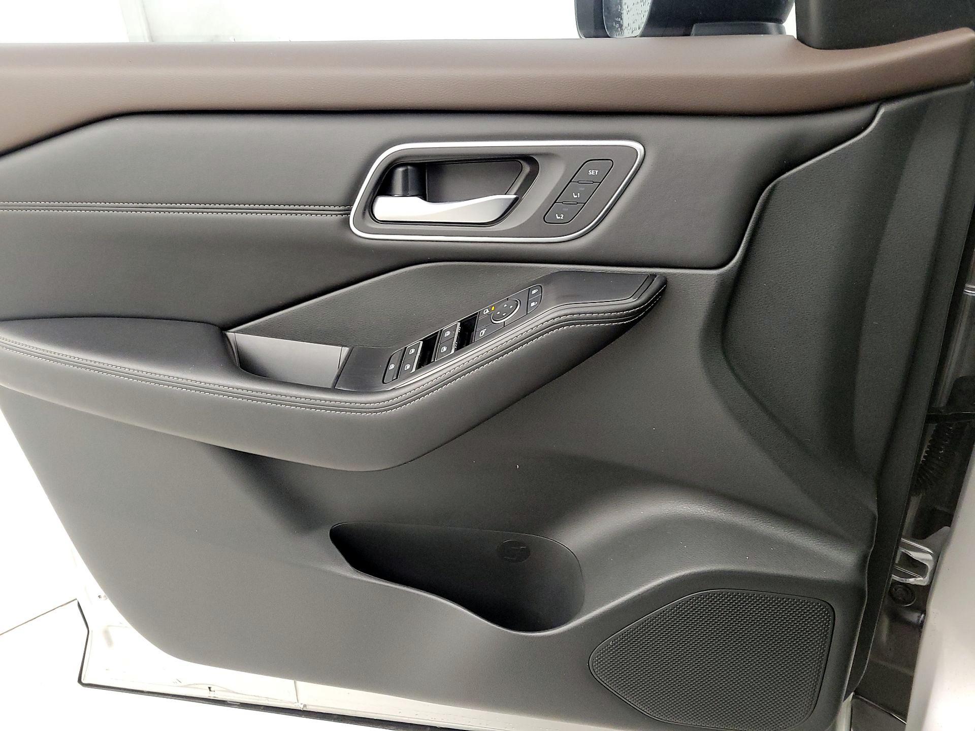 Thumbnail: 2021 Nissan Rogue - 12