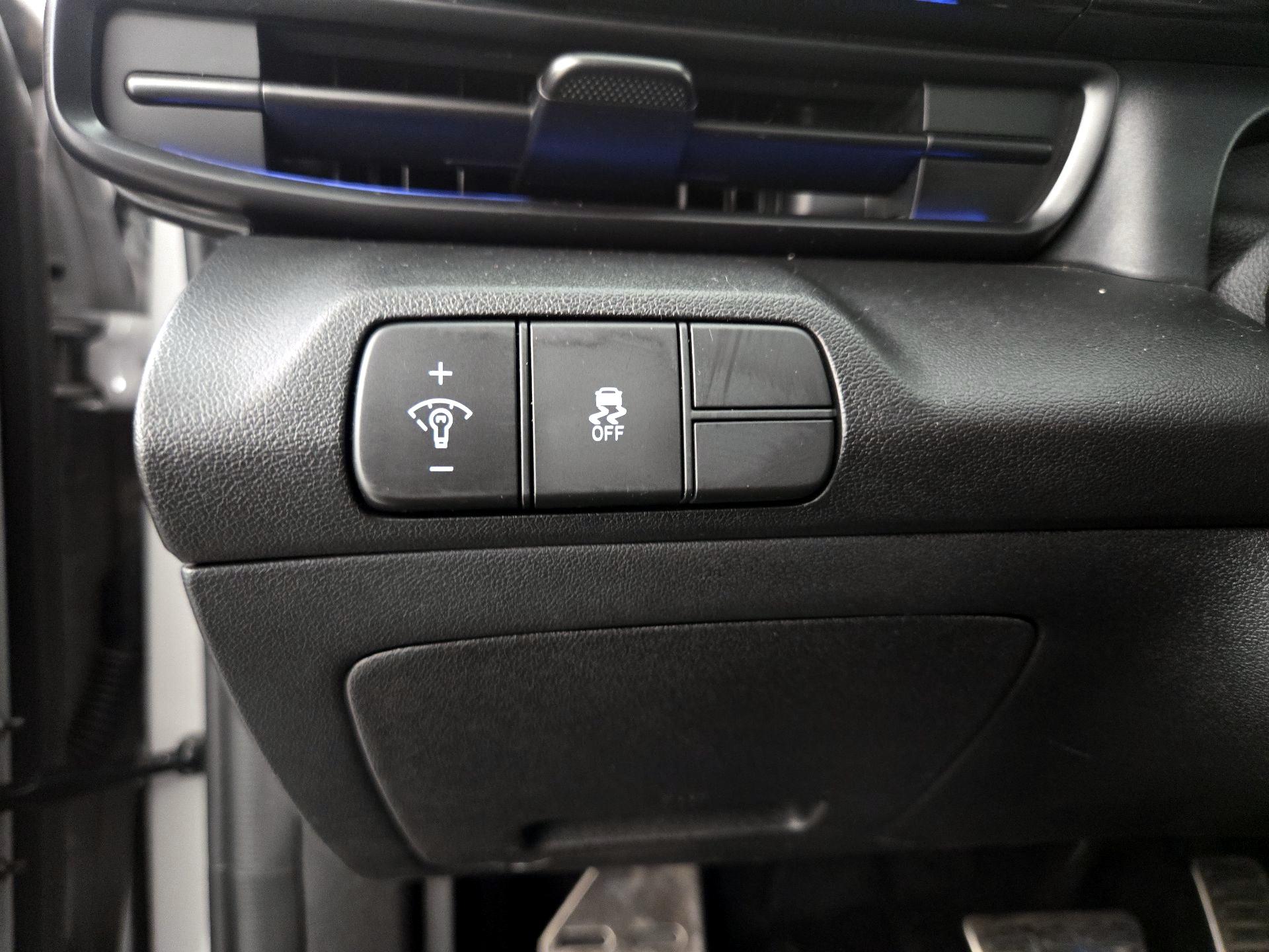 Thumbnail: 2025 Hyundai Elantra - 13