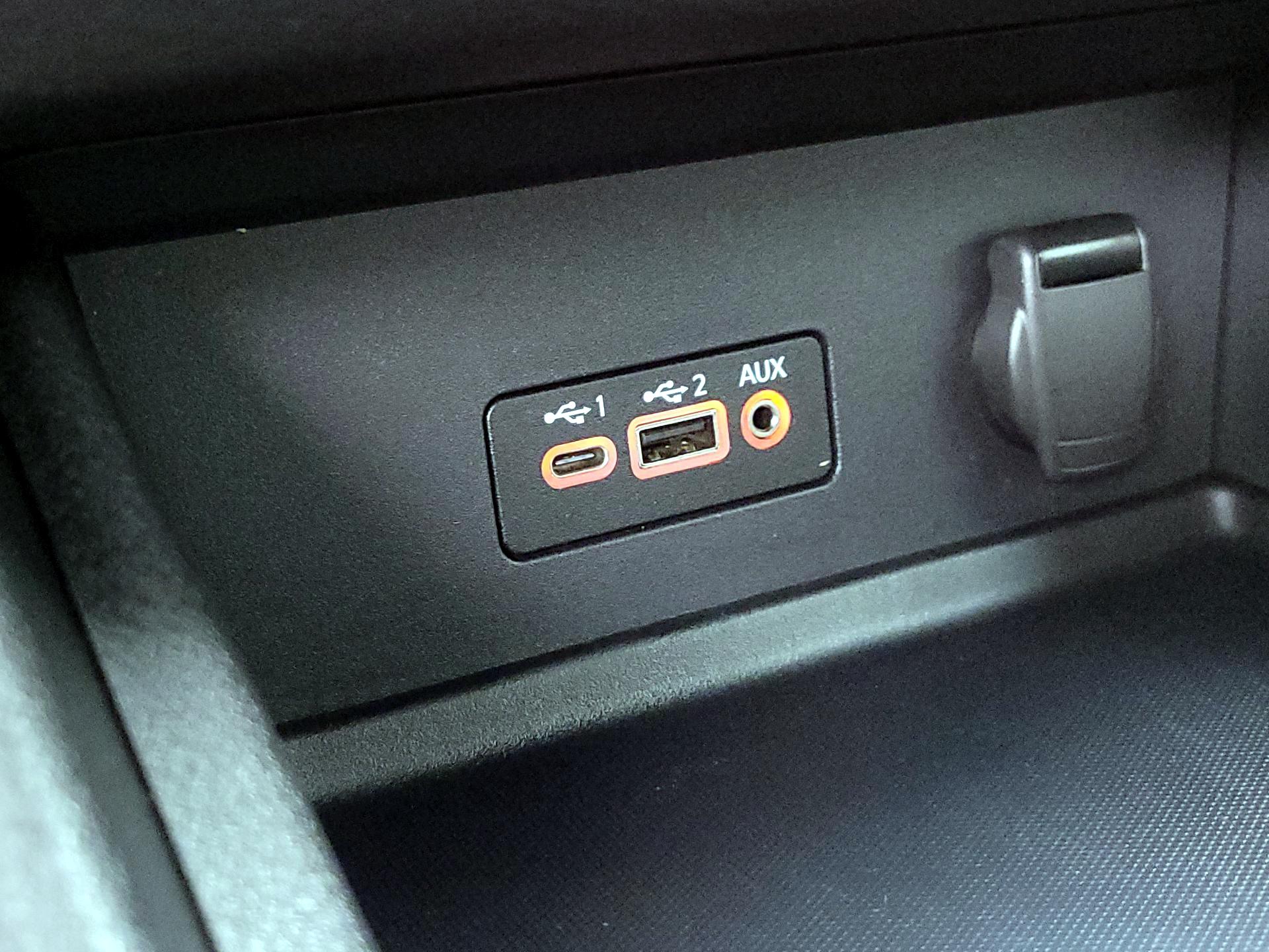 Thumbnail: 2022 Nissan Sentra - 18