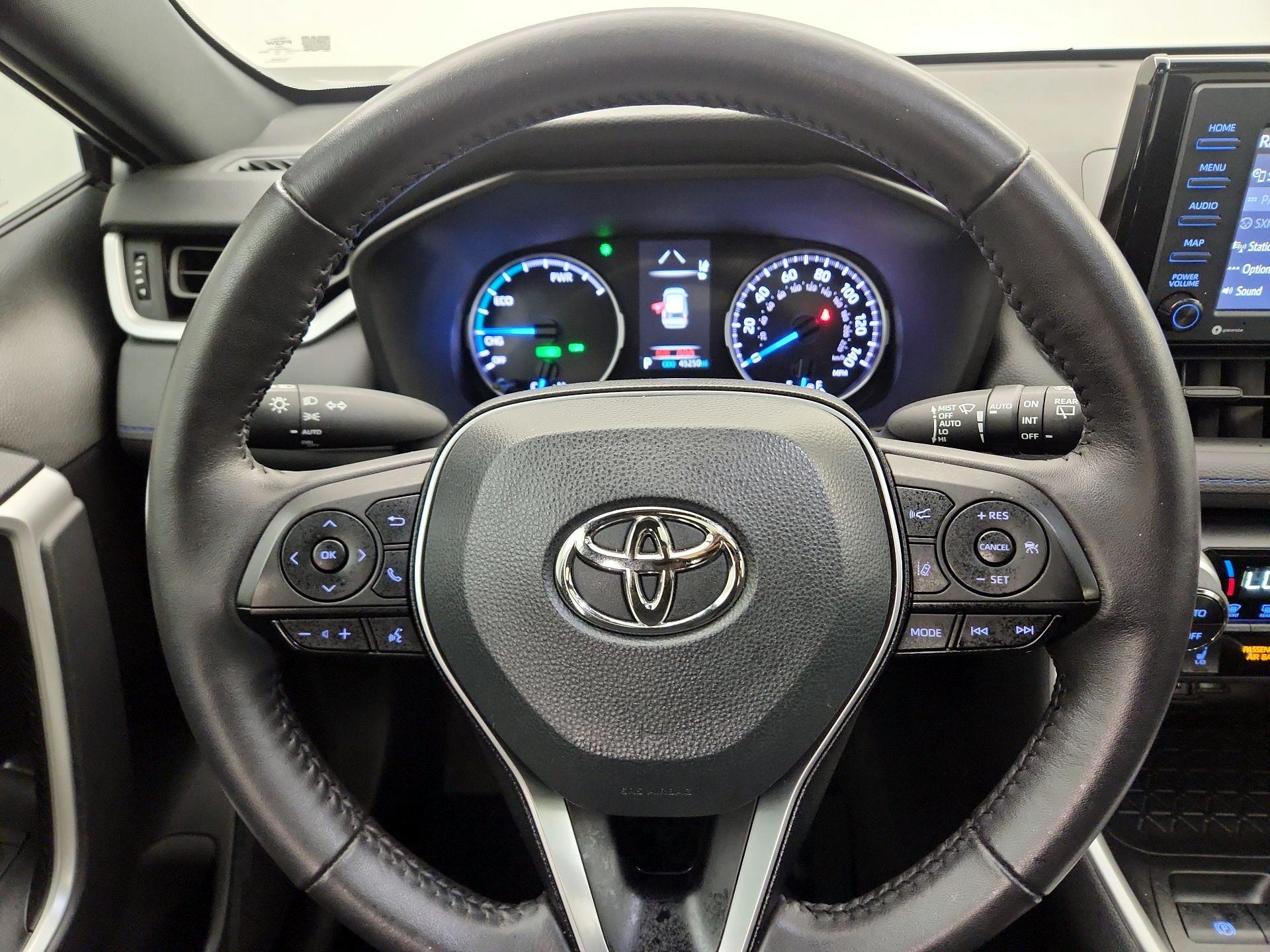 Thumbnail: 2022 Toyota RAV4 - 10