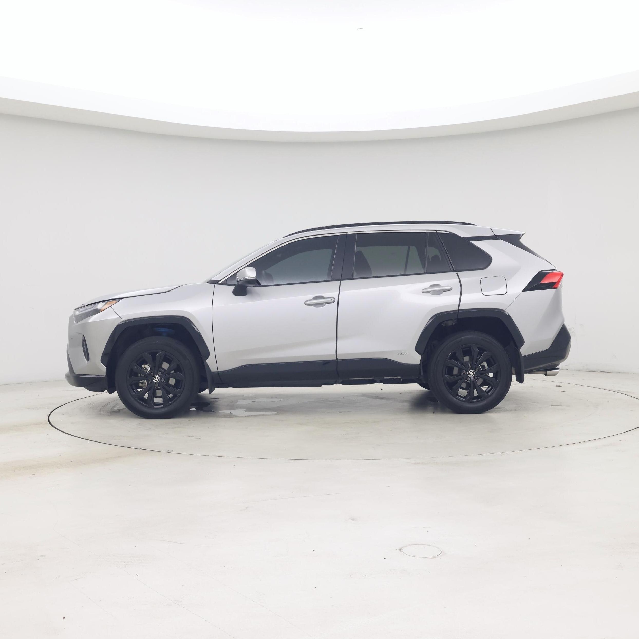 Thumbnail: 2022 Toyota RAV4 - 3