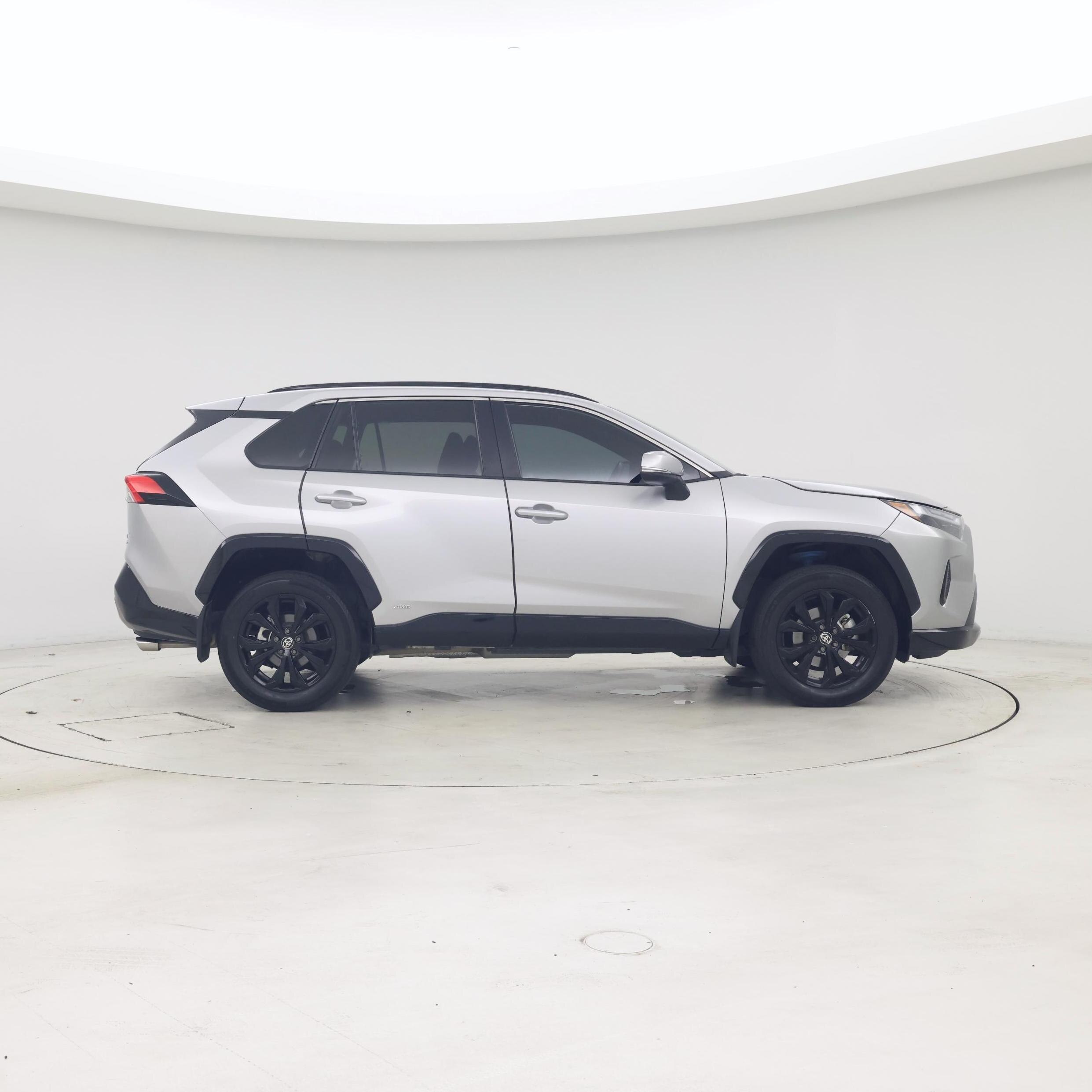 Thumbnail: 2022 Toyota RAV4 - 7