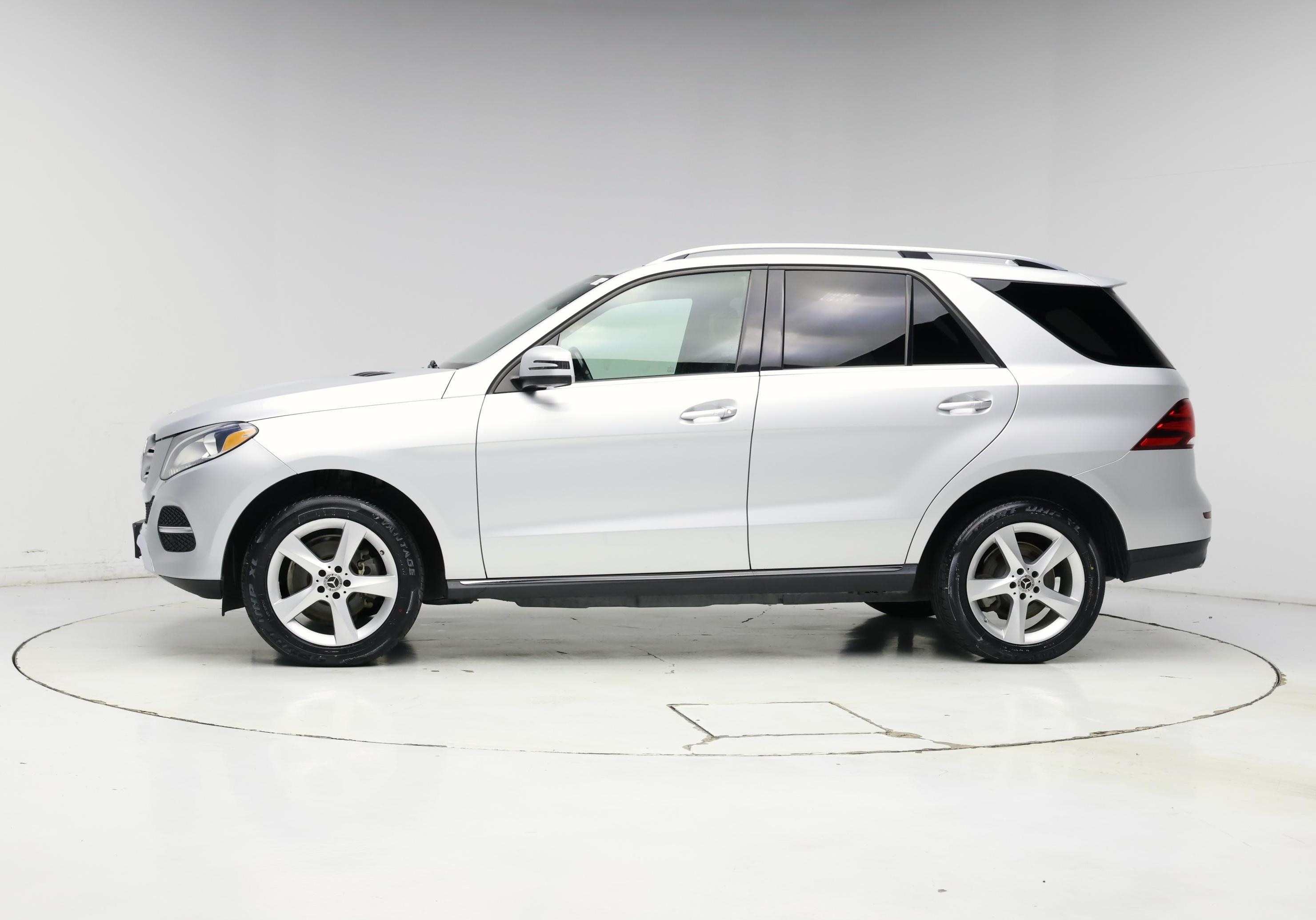 Thumbnail: 2017 Mercedes-Benz GLE - 3