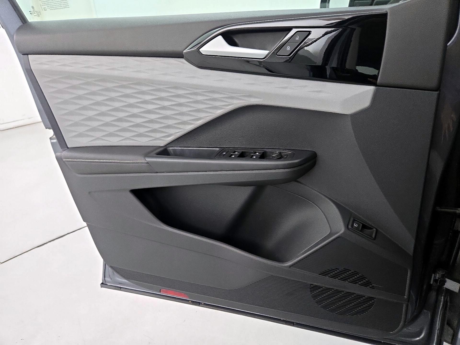 Thumbnail: 2024 Volkswagen Taos - 12