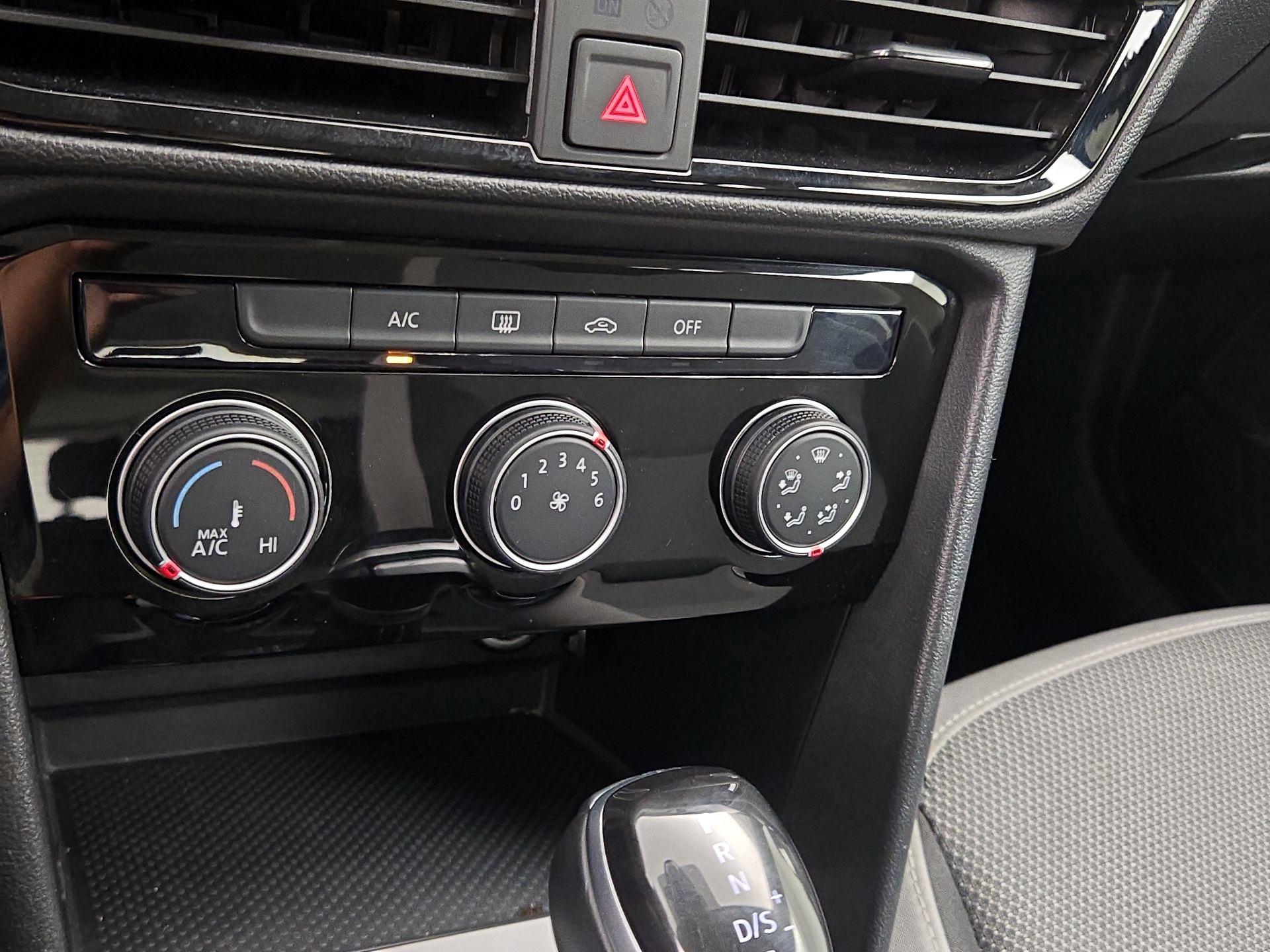 Thumbnail: 2024 Volkswagen Taos - 16