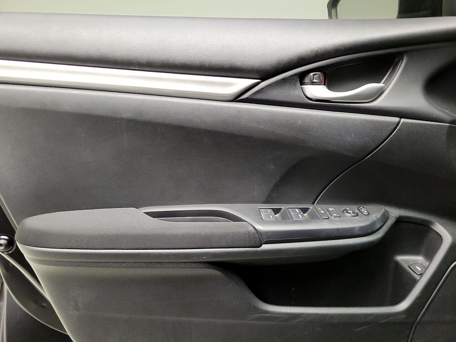 Thumbnail: 2018 Honda Civic - 12