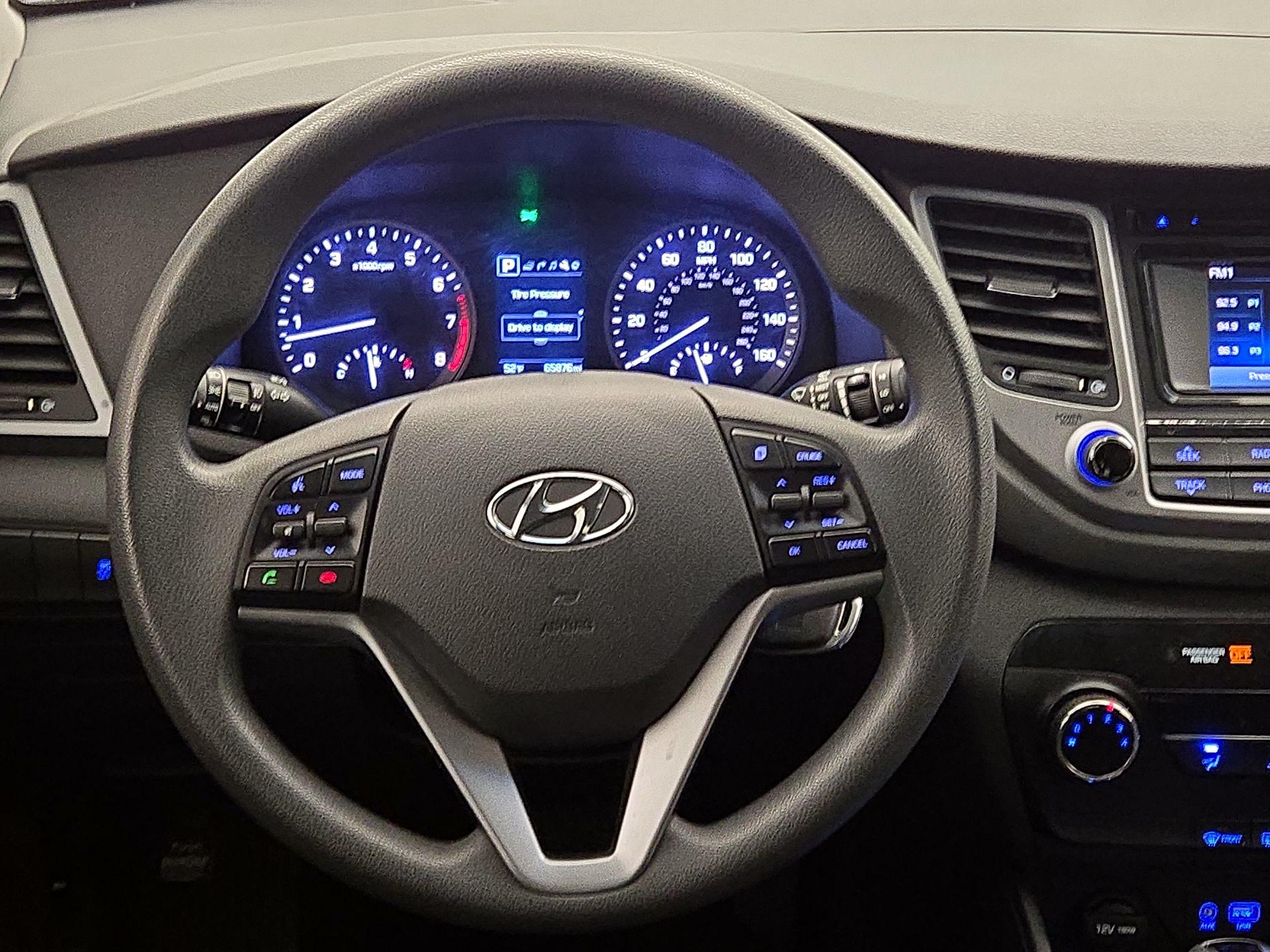 Thumbnail: 2016 Hyundai Tucson - 10