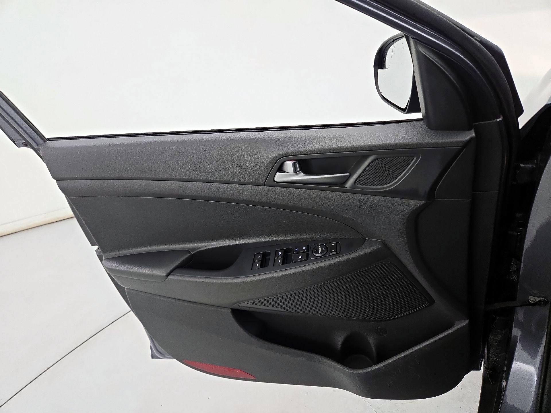 Thumbnail: 2016 Hyundai Tucson - 12