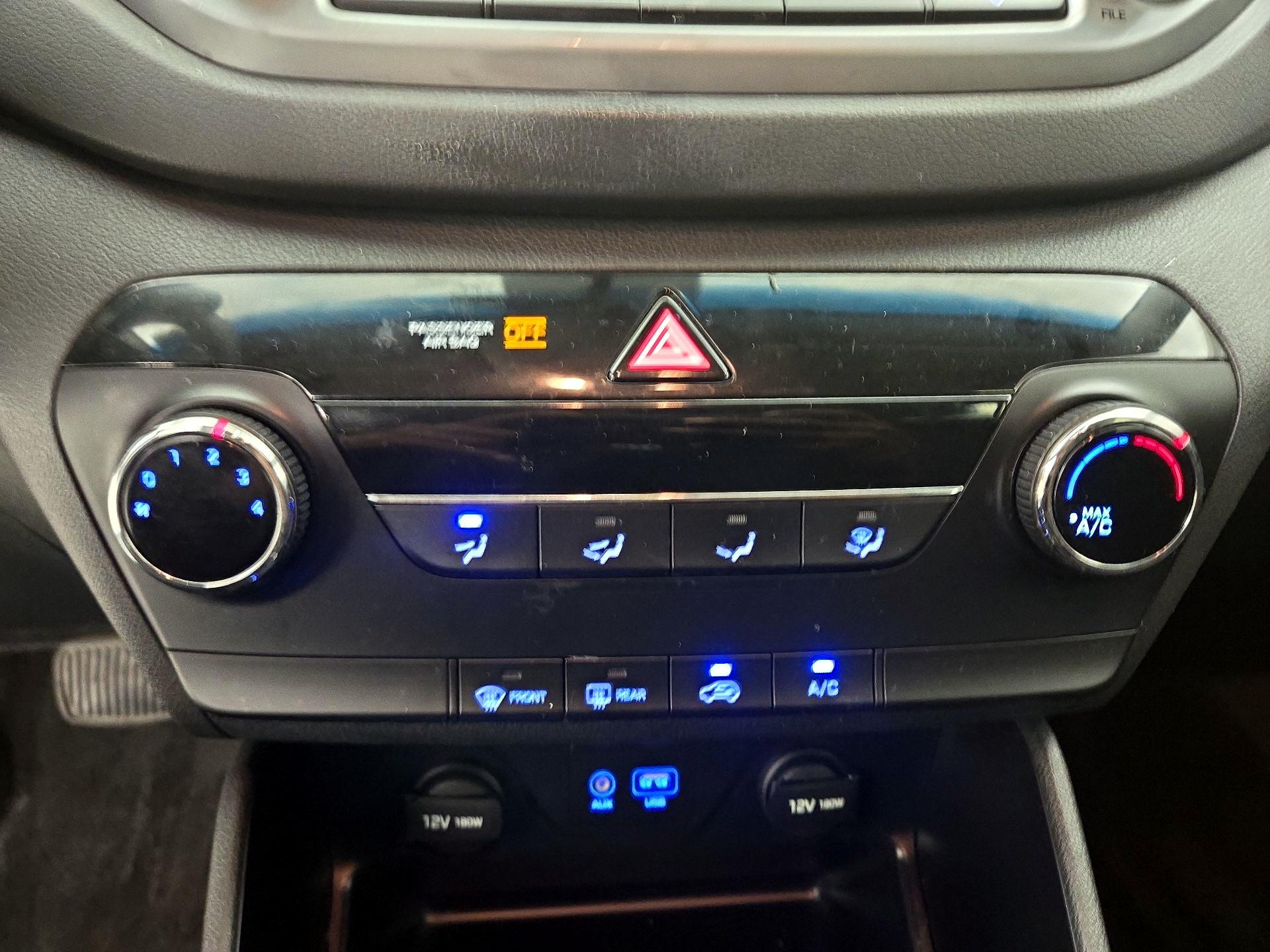 Thumbnail: 2016 Hyundai Tucson - 16