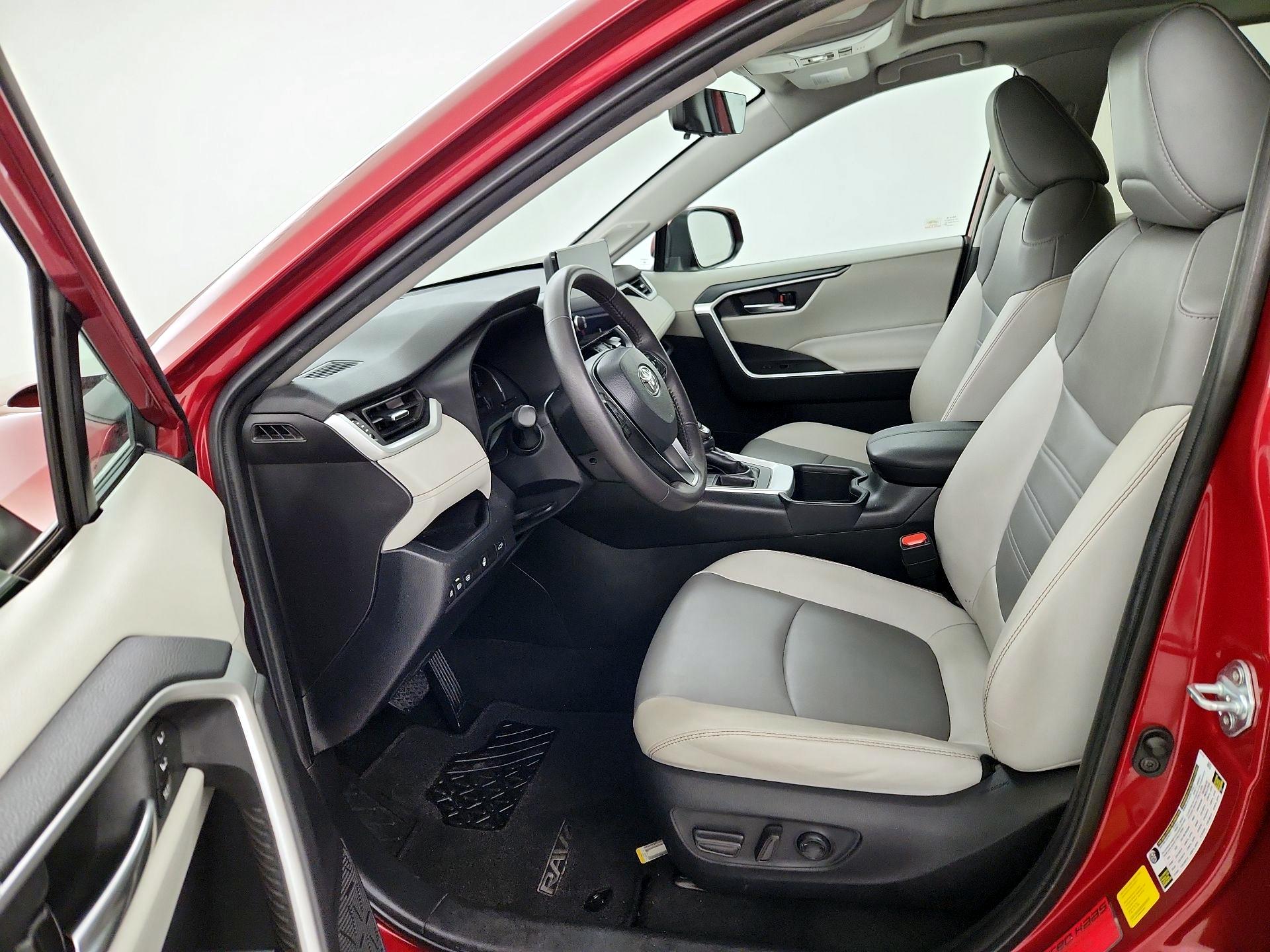 Thumbnail: 2024 Toyota RAV4 - 11