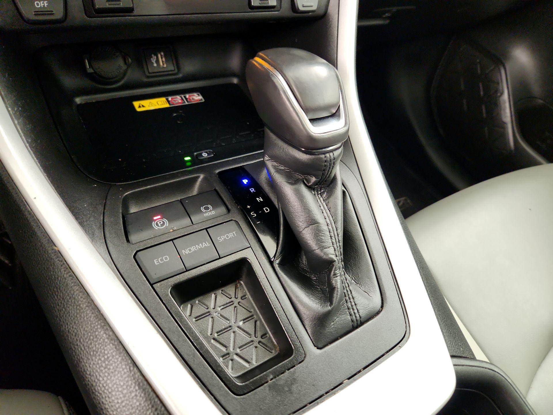 Thumbnail: 2024 Toyota RAV4 - 17