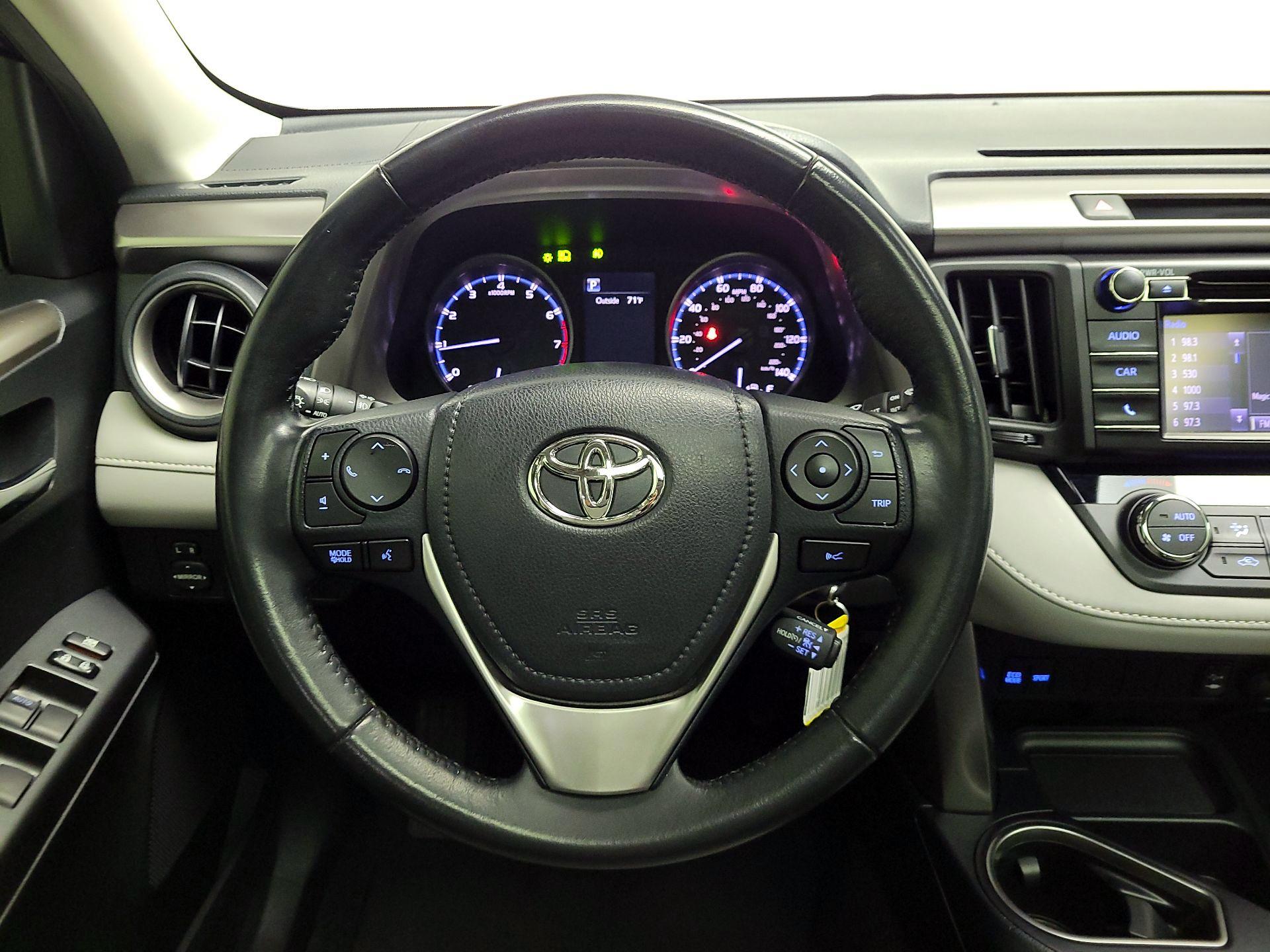 Thumbnail: 2018 Toyota RAV4 - 10