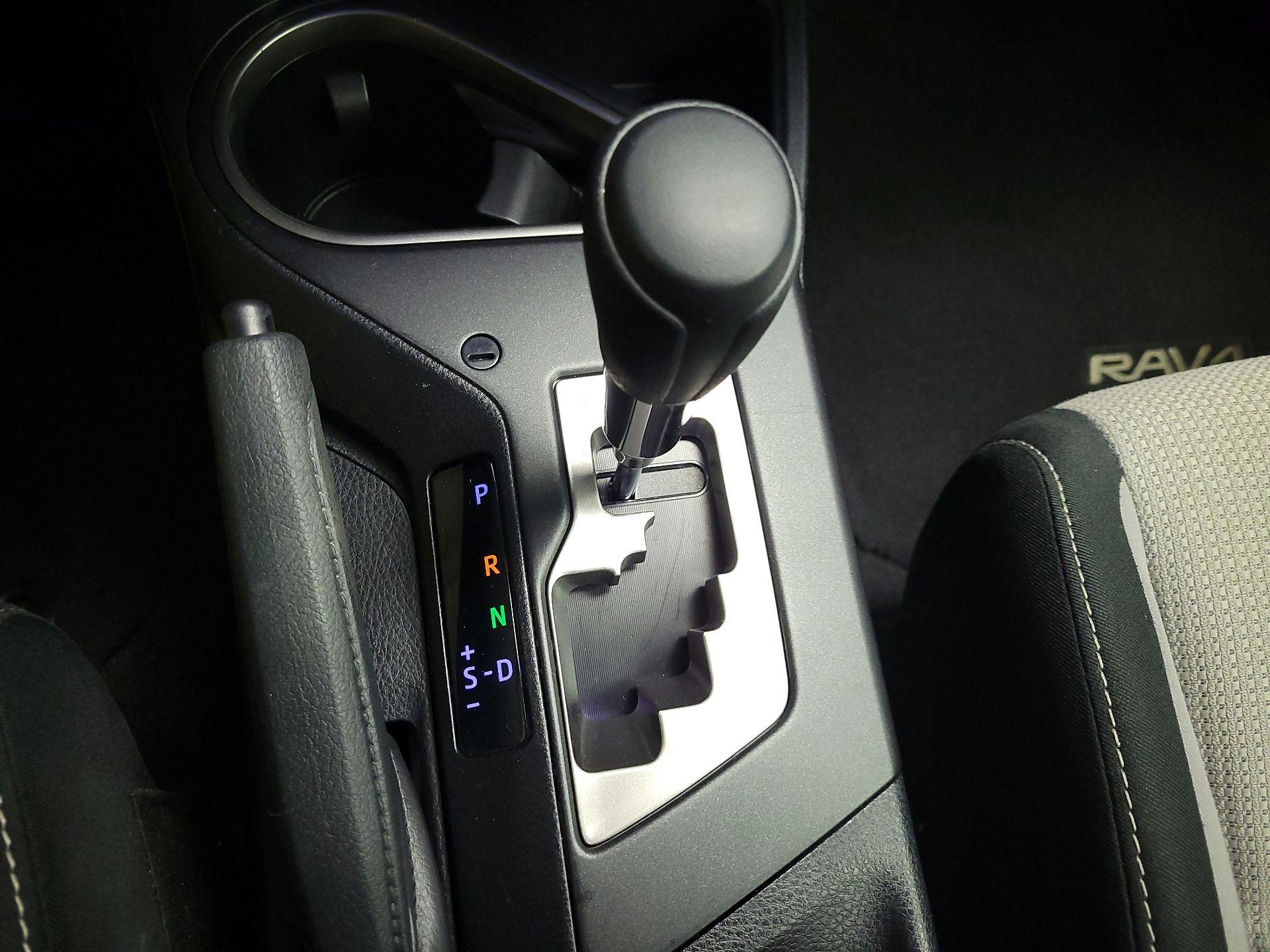 Thumbnail: 2018 Toyota RAV4 - 17