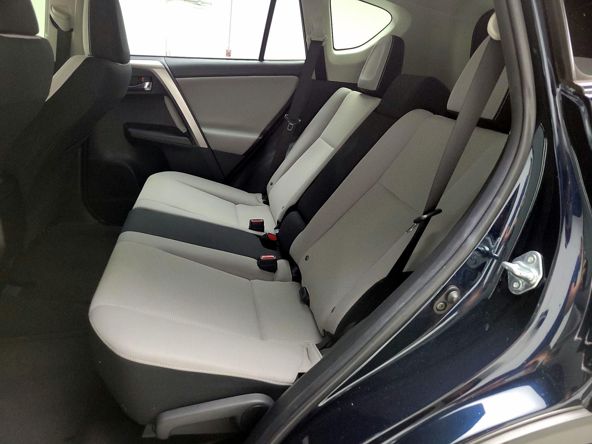 Thumbnail: 2018 Toyota RAV4 - 20