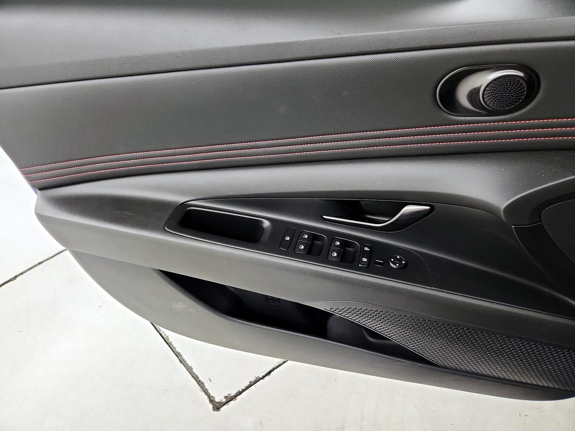 Thumbnail: 2022 Hyundai Elantra - 12