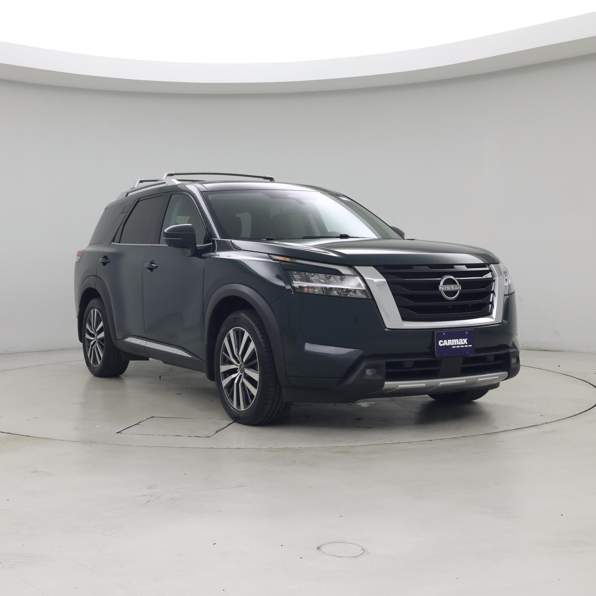 2022 Nissan Pathfinder Platinum FWD