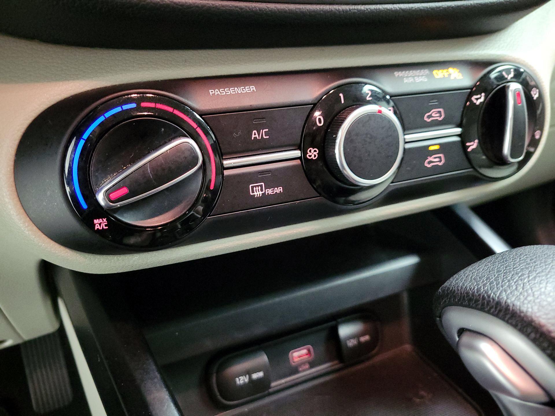 Thumbnail: 2020 Kia Soul - 16