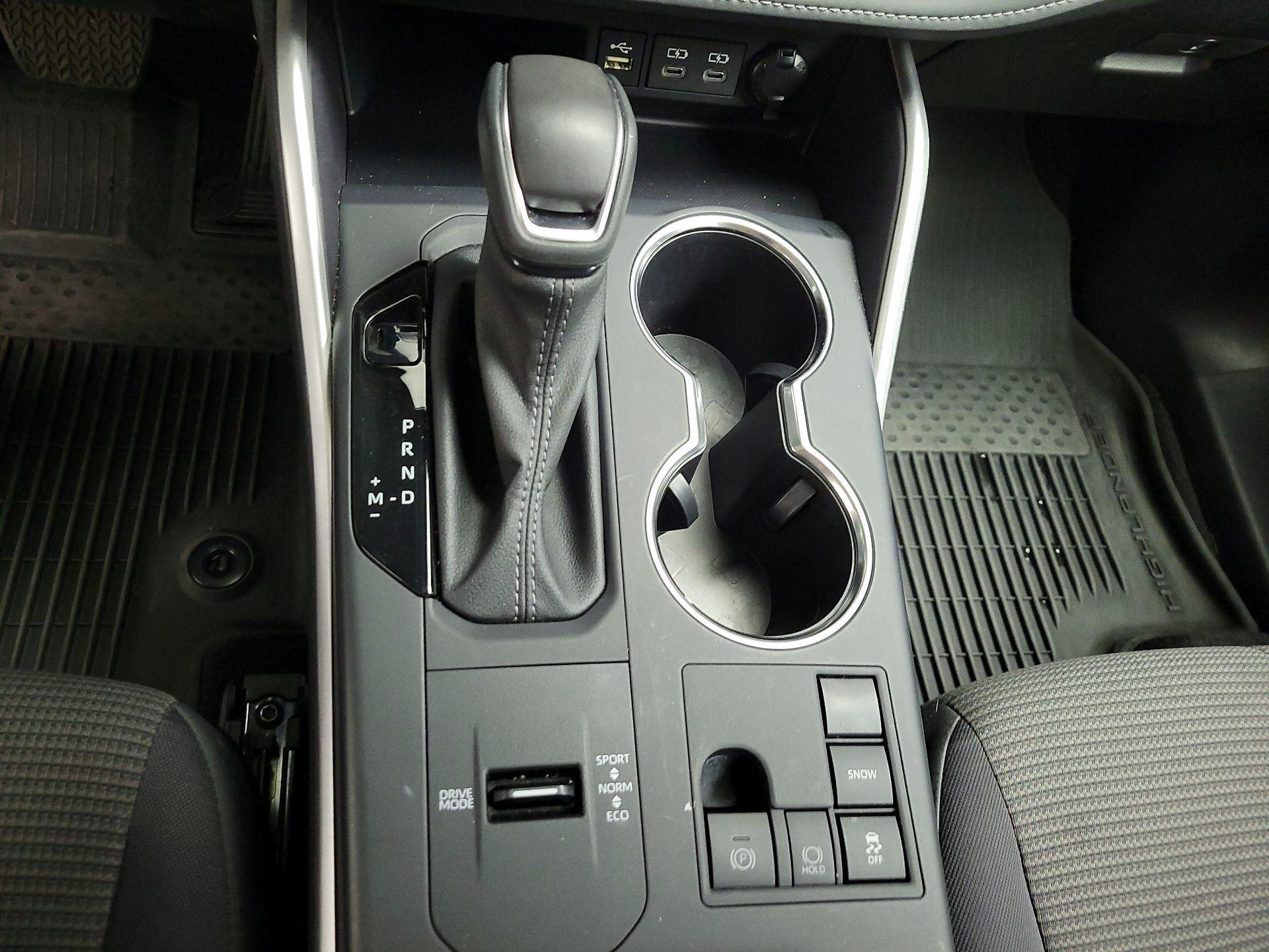 Thumbnail: 2025 Toyota Highlander - 18