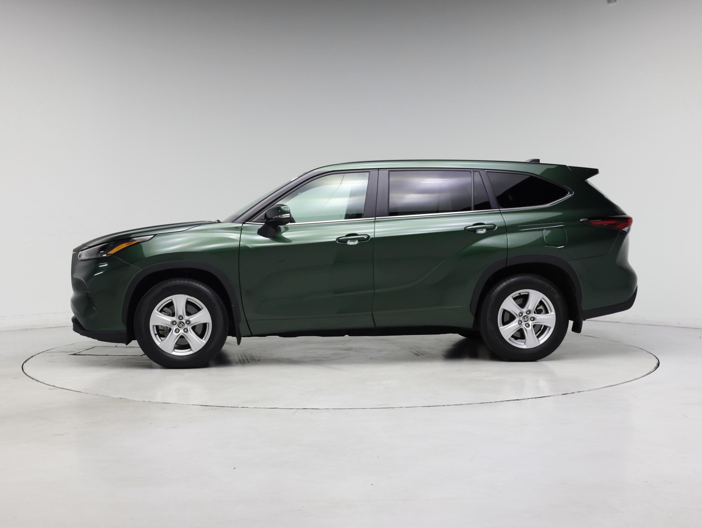 Thumbnail: 2025 Toyota Highlander - 3