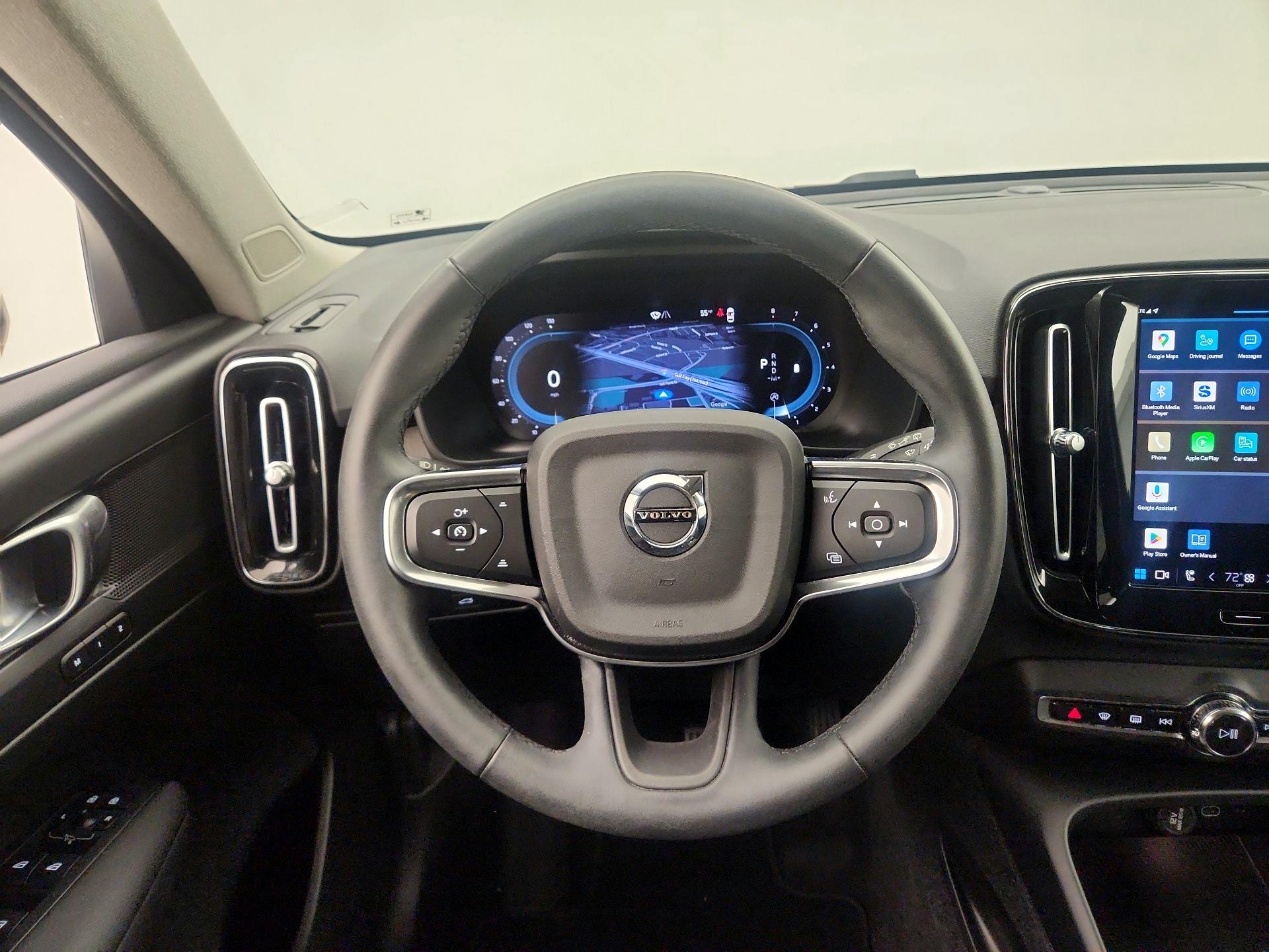 Thumbnail: 2023 Volvo XC40 - 10