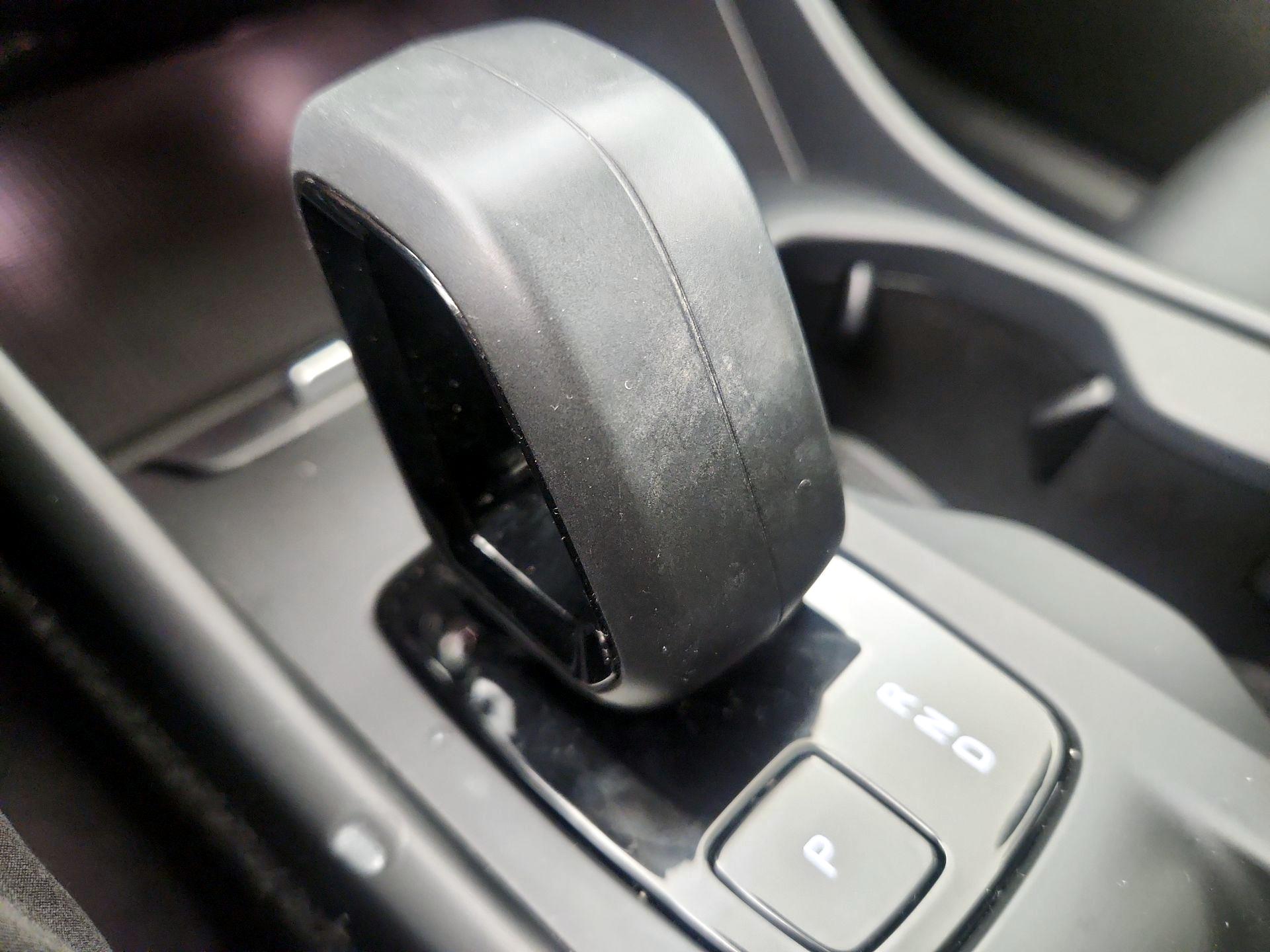 Thumbnail: 2023 Volvo XC40 - 15