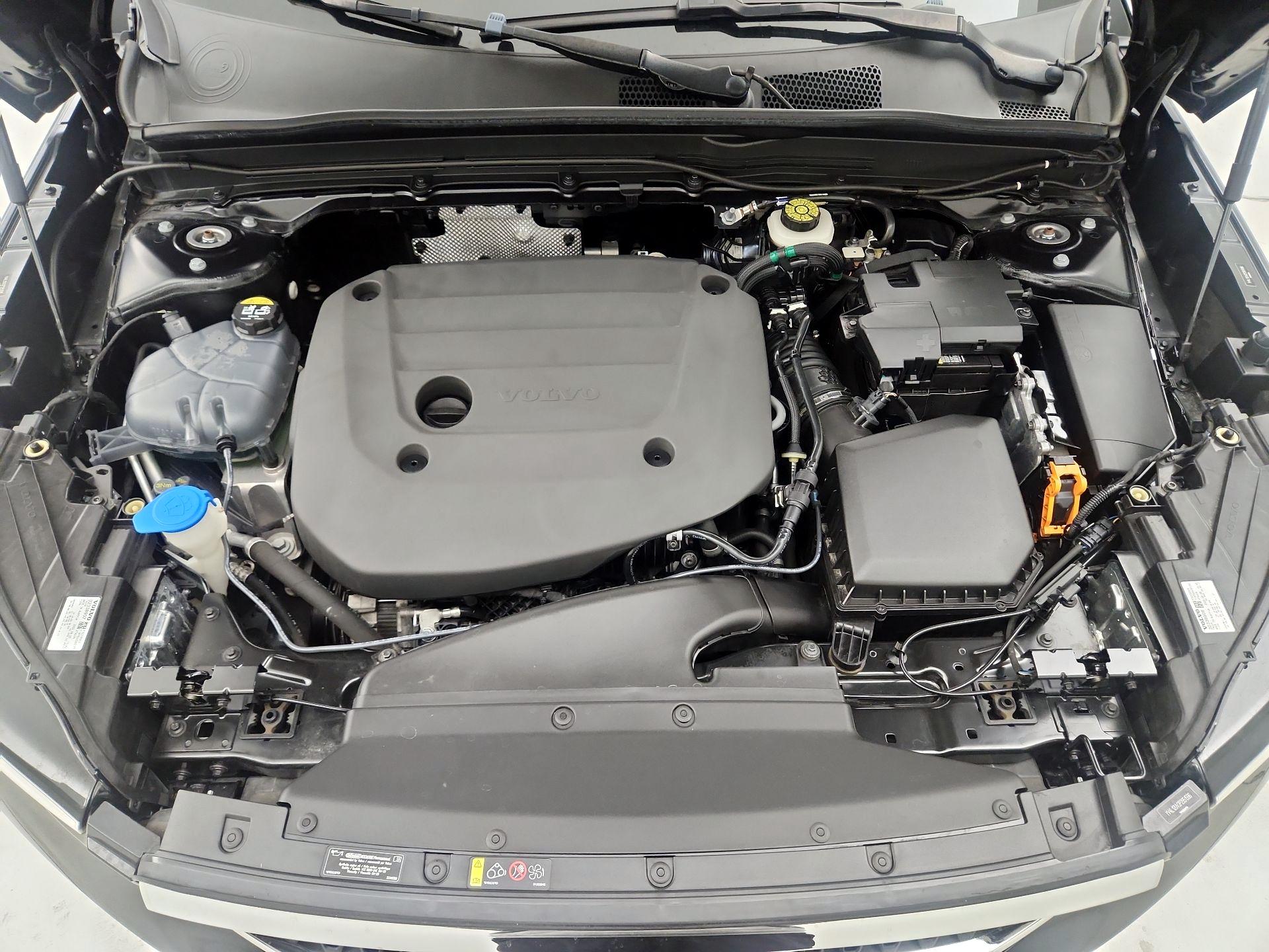 Thumbnail: 2023 Volvo XC40 - 17