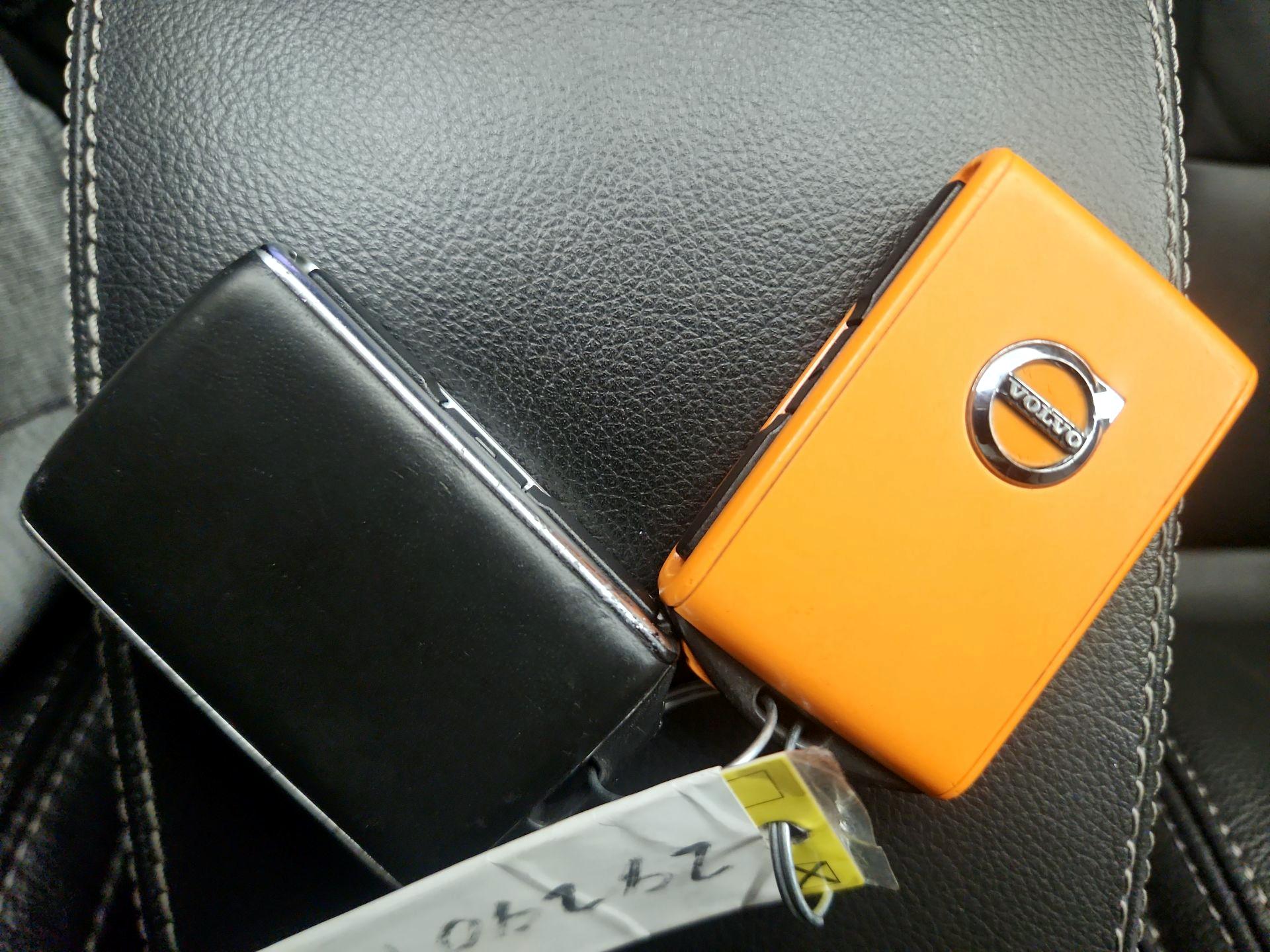 Thumbnail: 2023 Volvo XC40 - 18