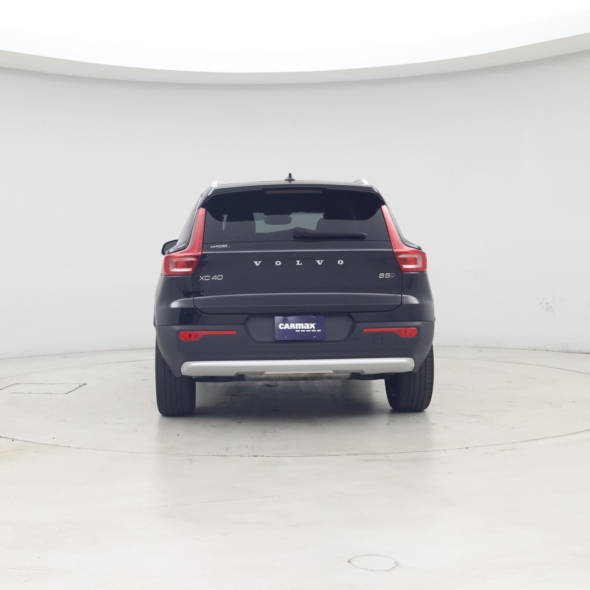 Thumbnail: 2023 Volvo XC40 - 6