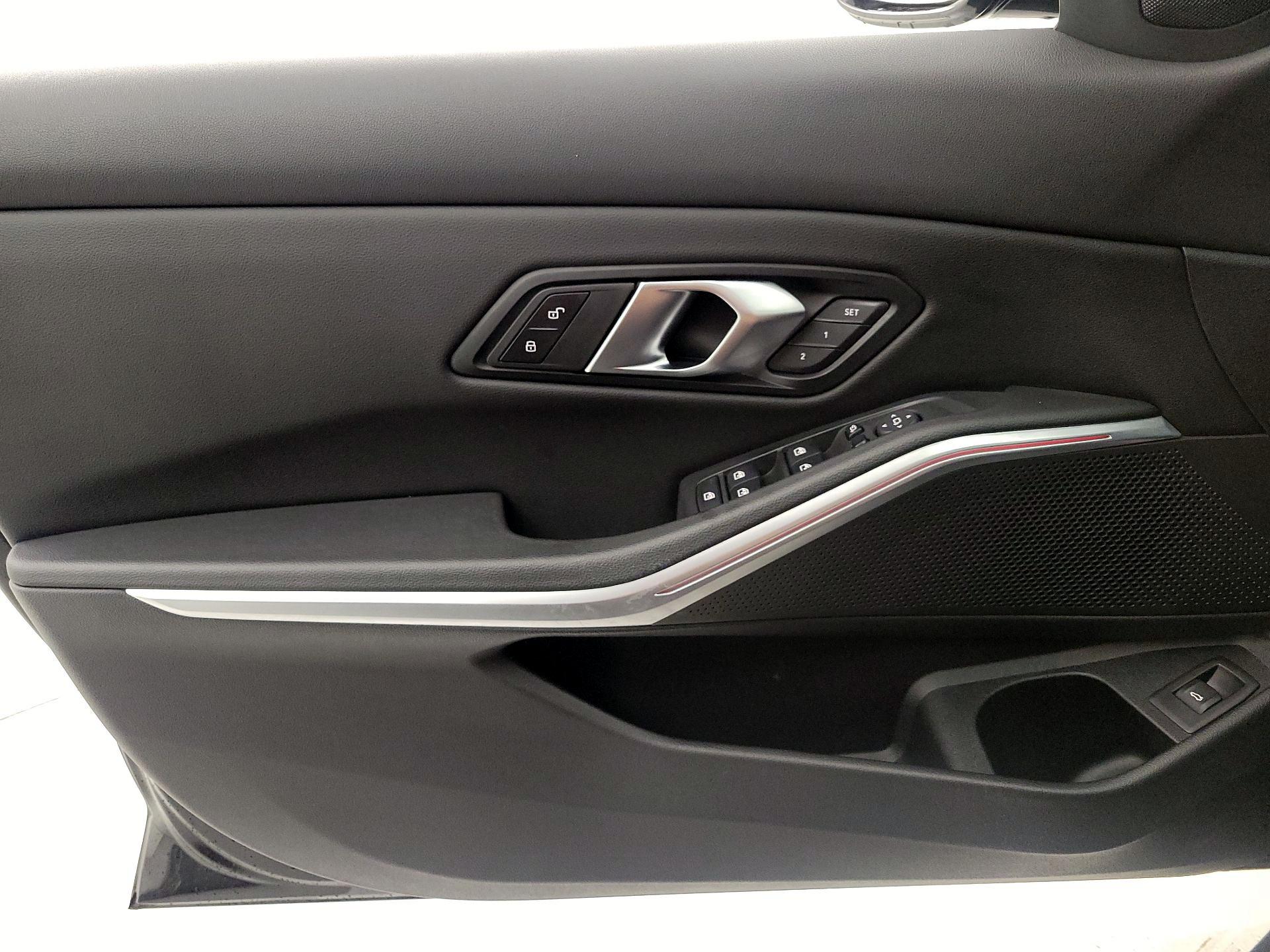 Thumbnail: 2024 BMW 3 Series - 12