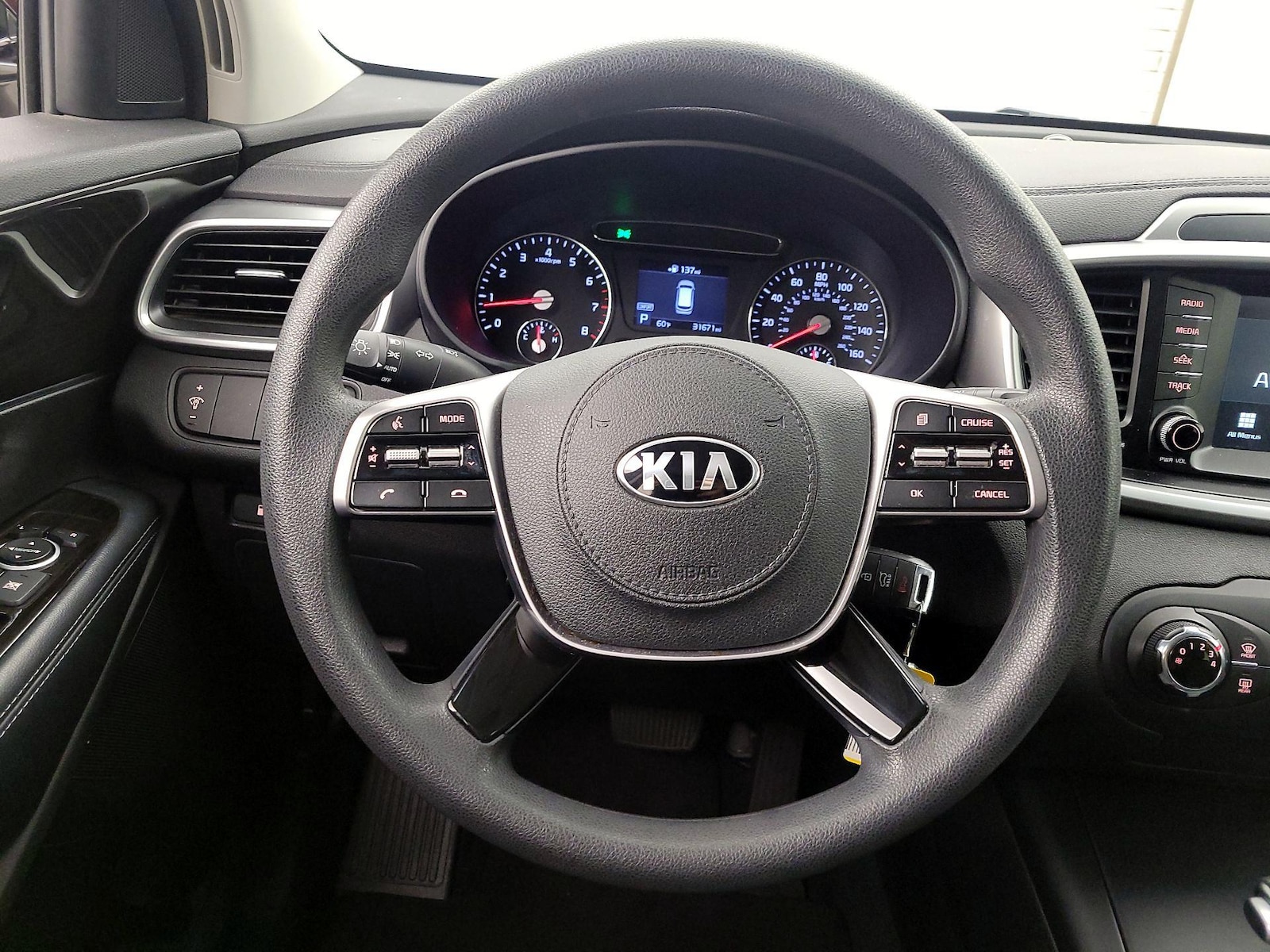2020 Kia Sorento LX - Photo 11