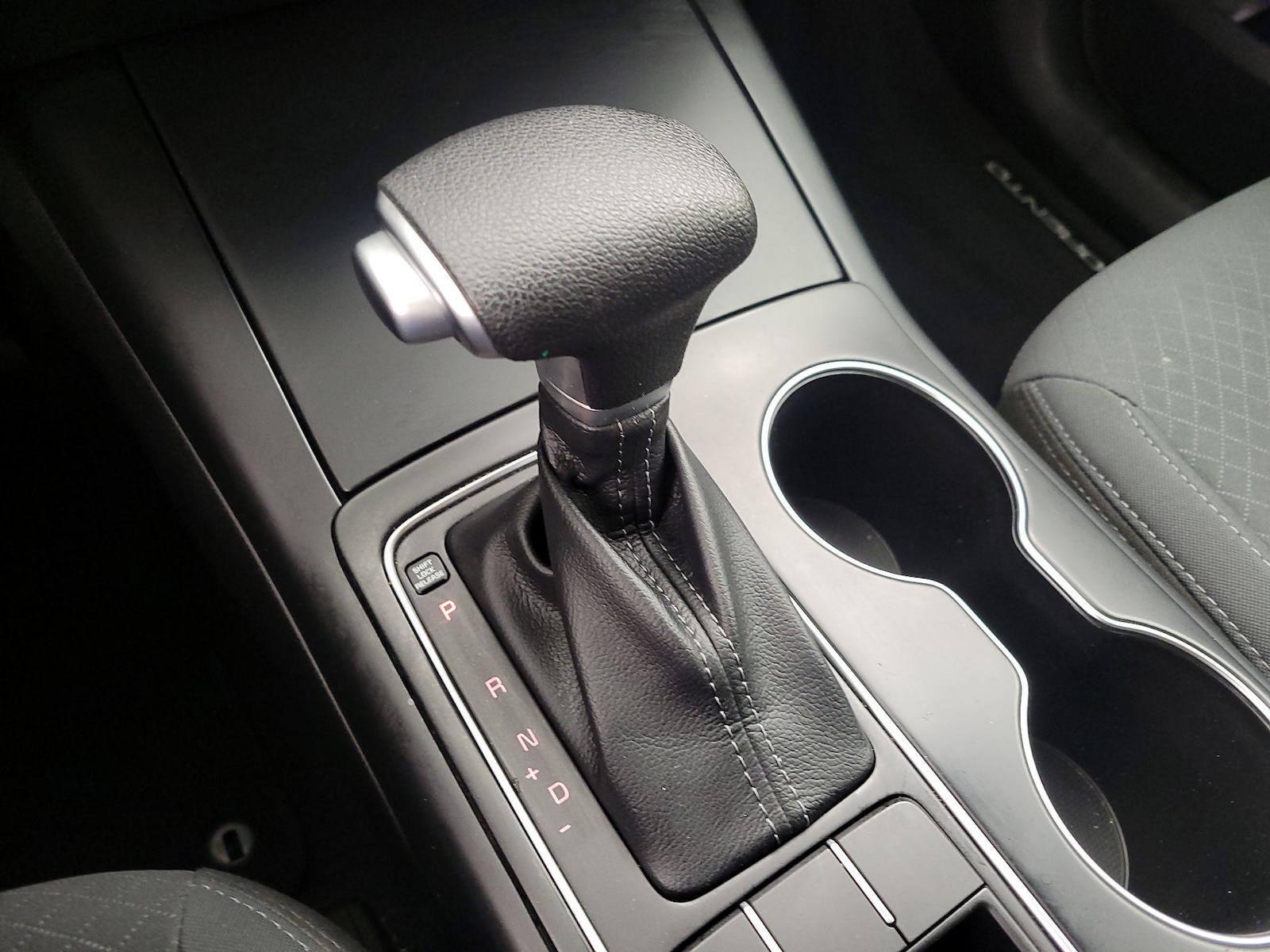 2020 Kia Sorento LX - Photo 18