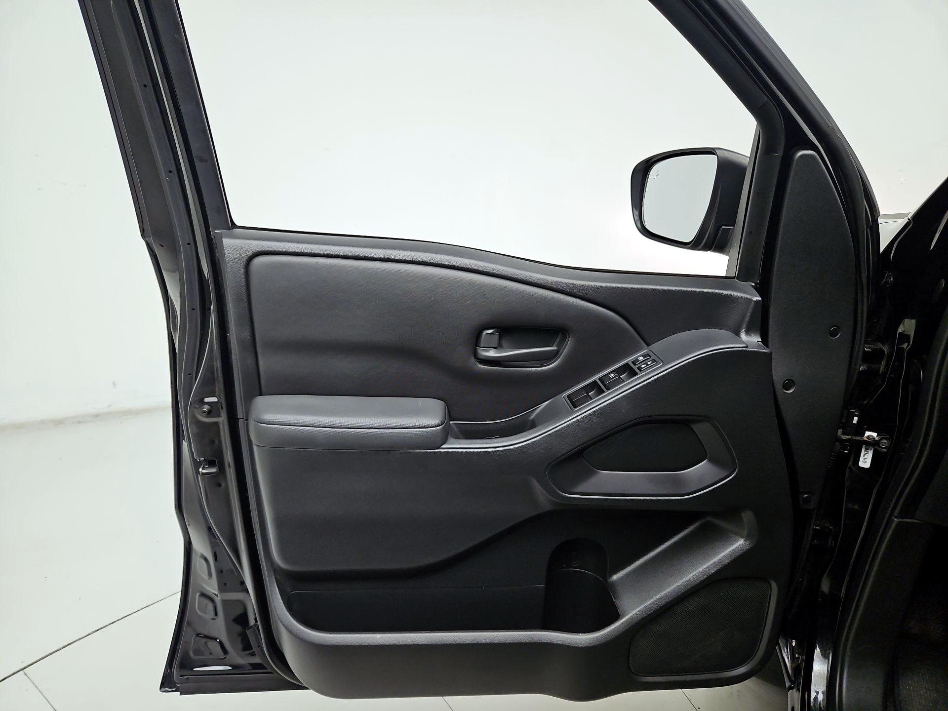 Thumbnail: 2023 Nissan Frontier - 12