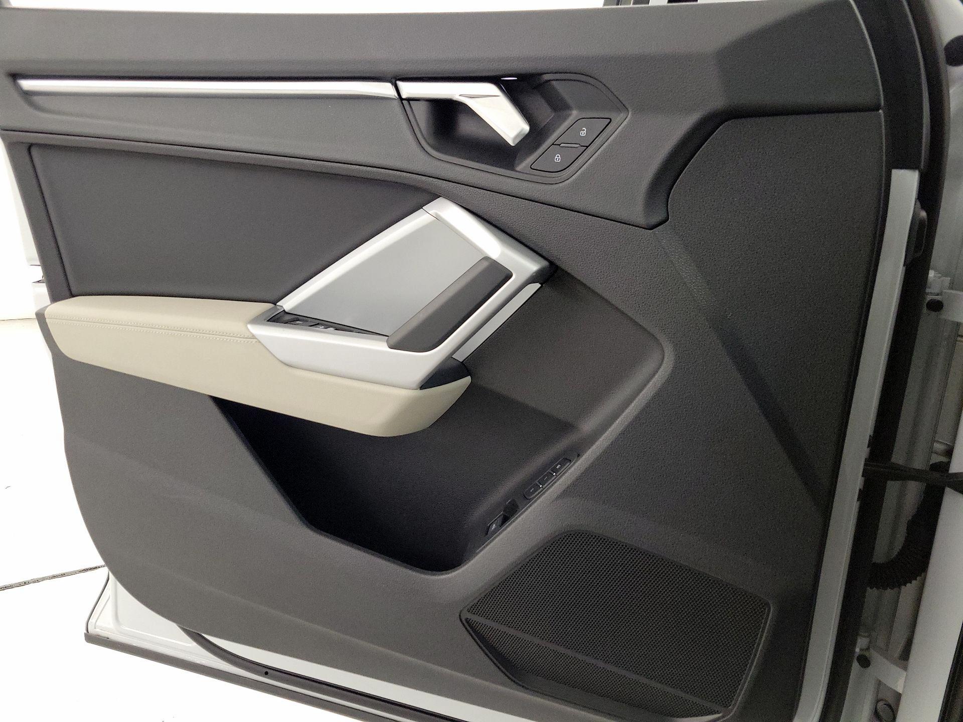 Thumbnail: 2022 Audi Q3 - 12