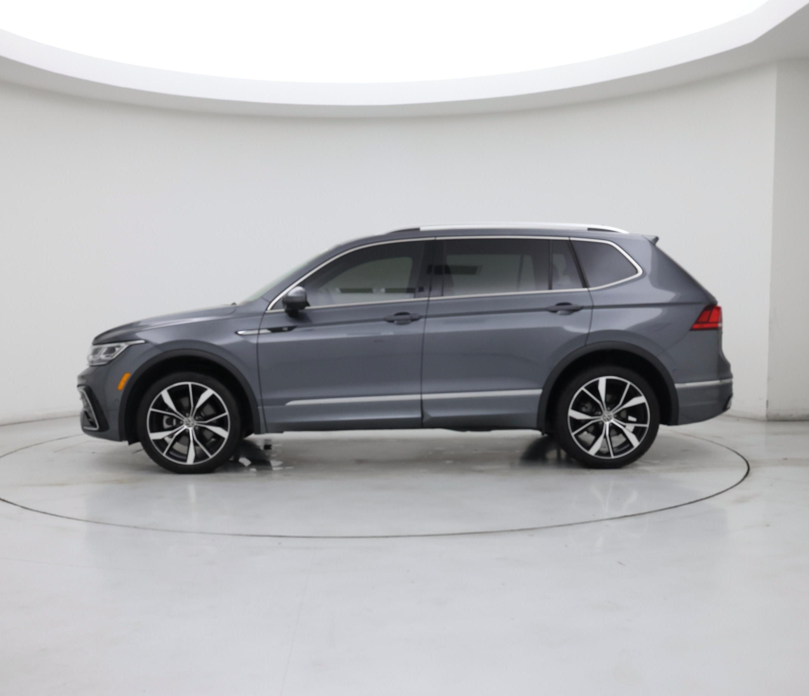 Thumbnail: 2024 Volkswagen Tiguan - 3