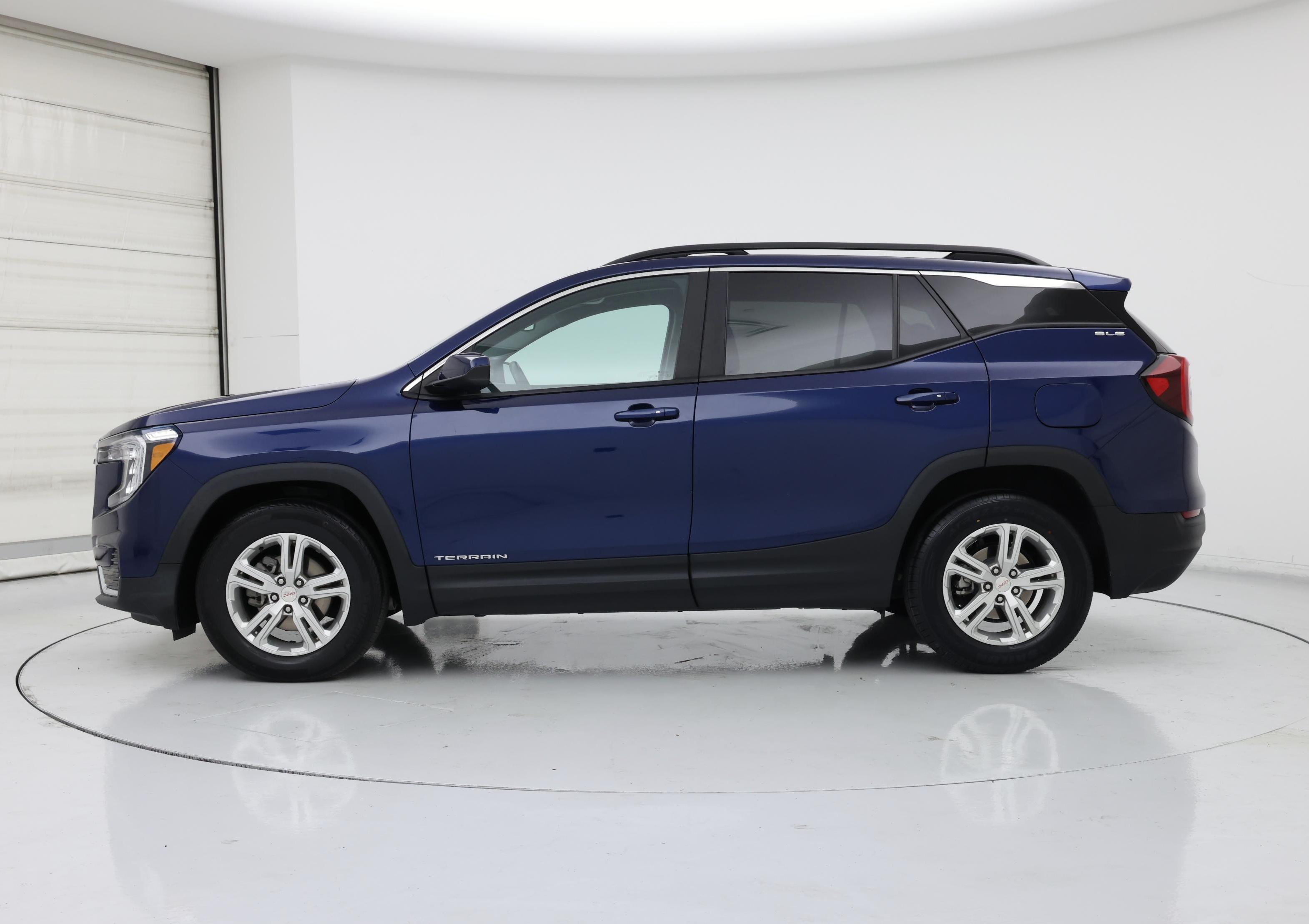 Thumbnail: 2022 GMC Terrain - 3