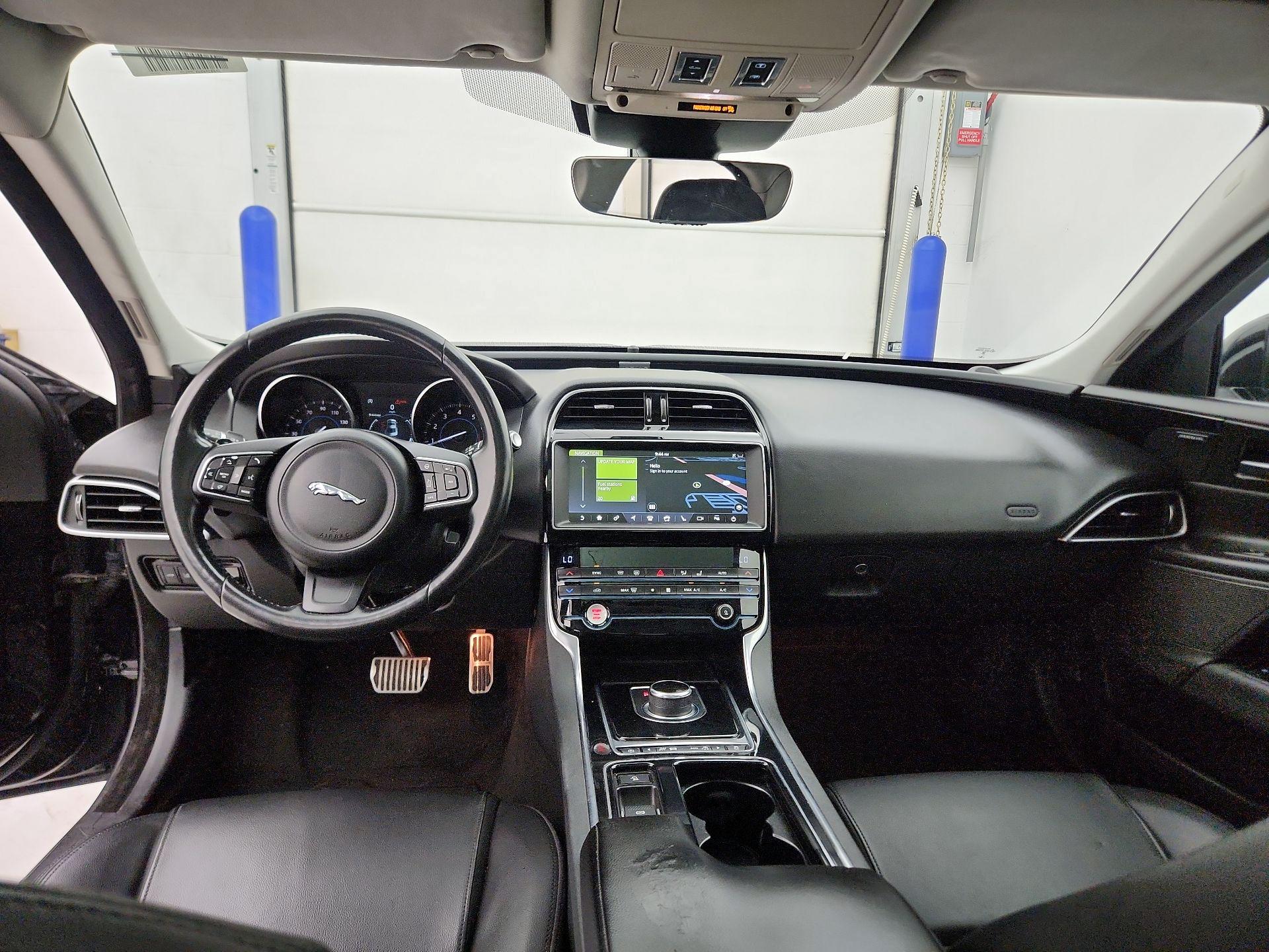 Thumbnail: 2019 Jaguar XE - 9