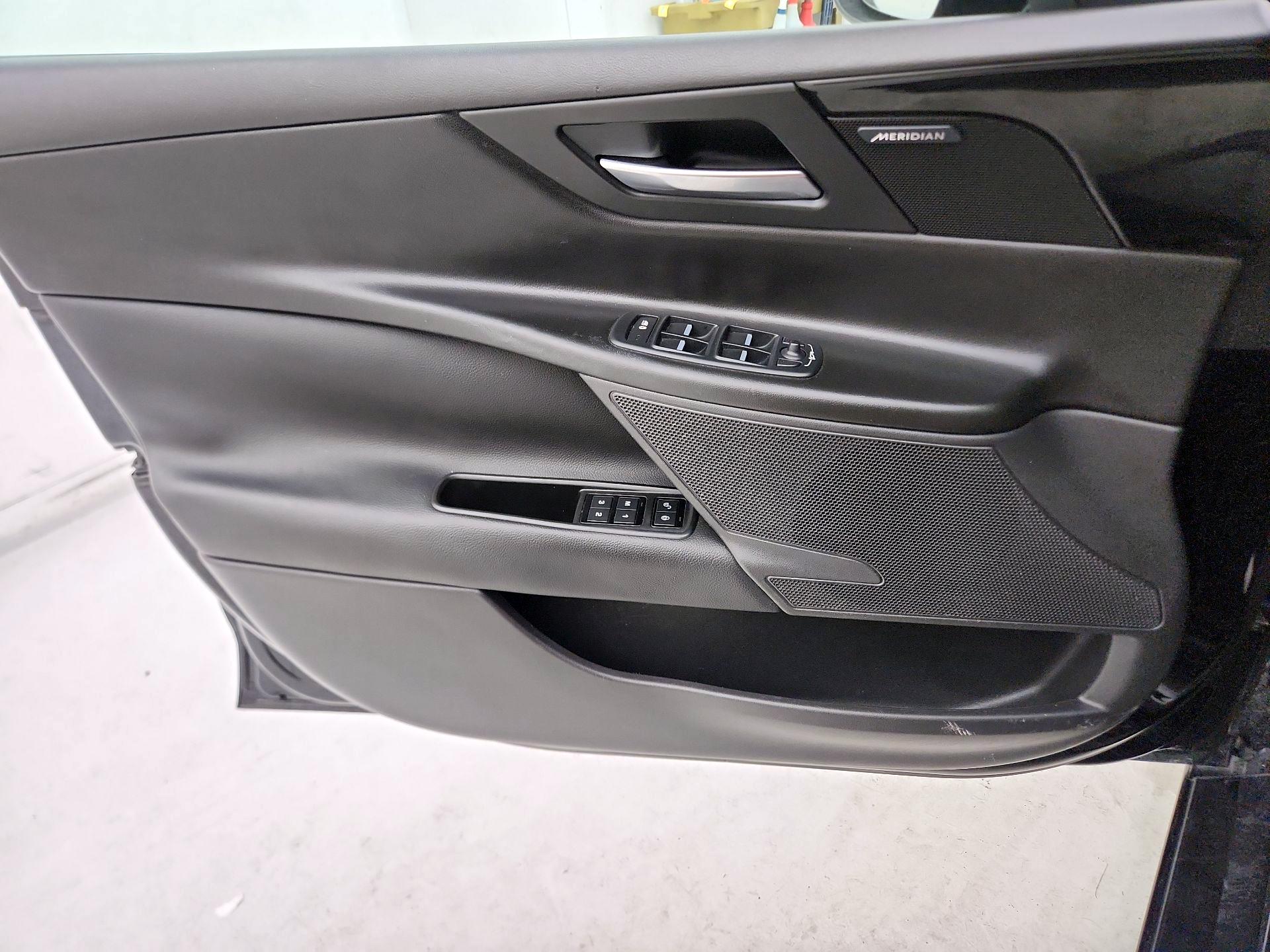 Thumbnail: 2019 Jaguar XE - 12