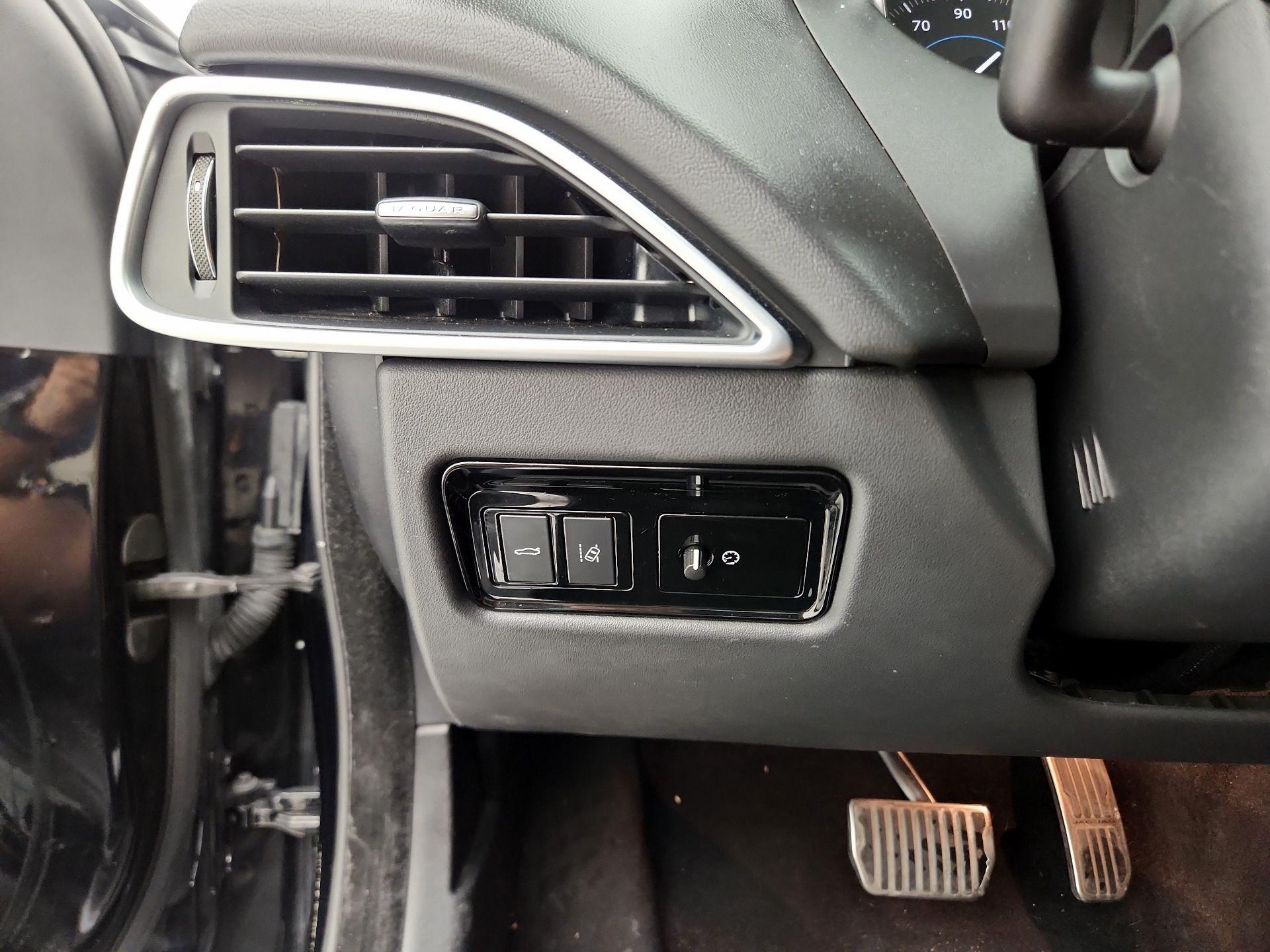 Thumbnail: 2019 Jaguar XE - 13