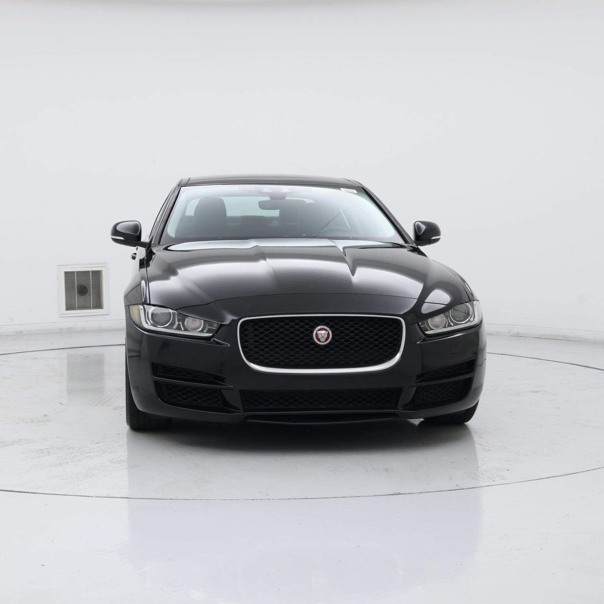Thumbnail: 2019 Jaguar XE - 5