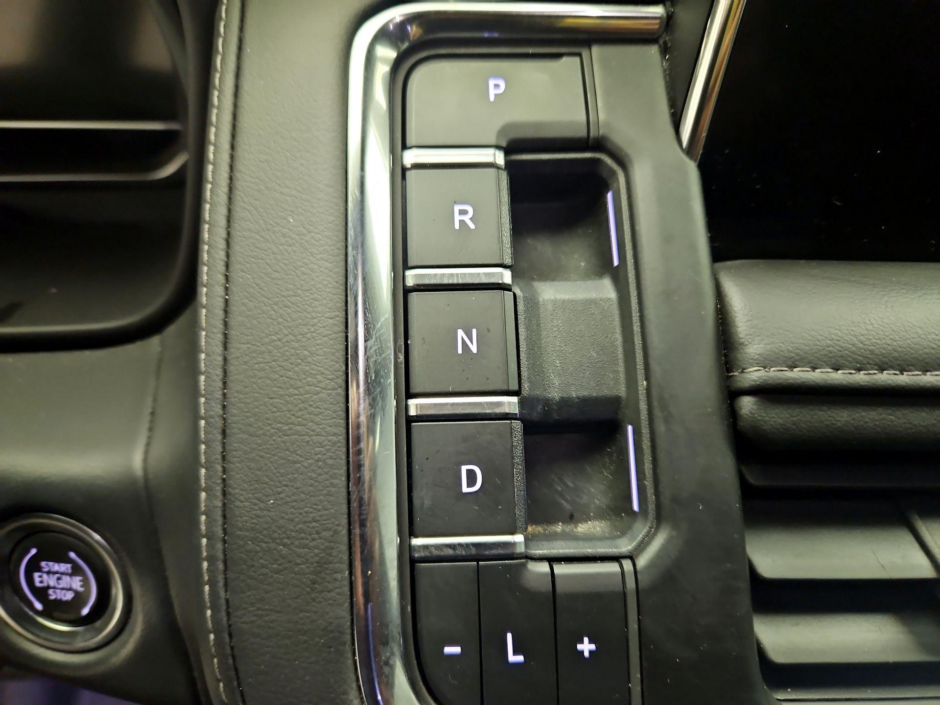 Thumbnail: 2023 Chevrolet Suburban - 17