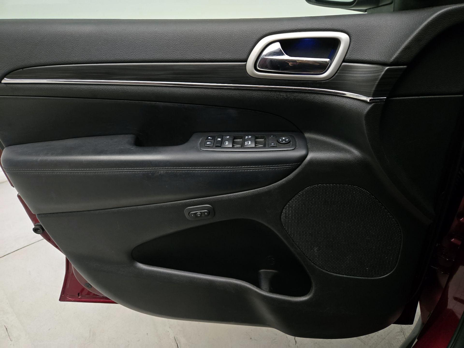 Thumbnail: 2021 Jeep Grand Cherokee - 12