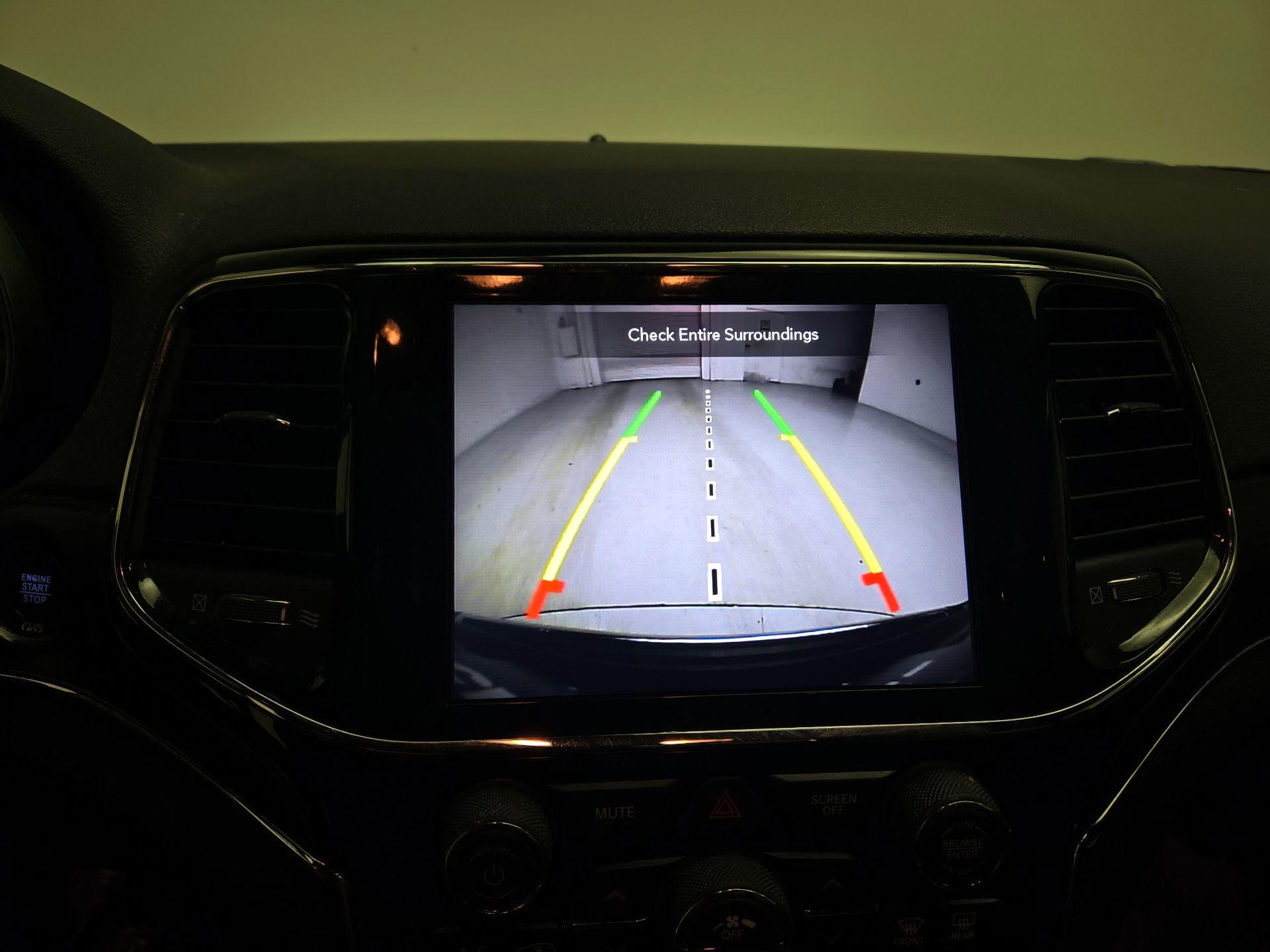 Thumbnail: 2021 Jeep Grand Cherokee - 15