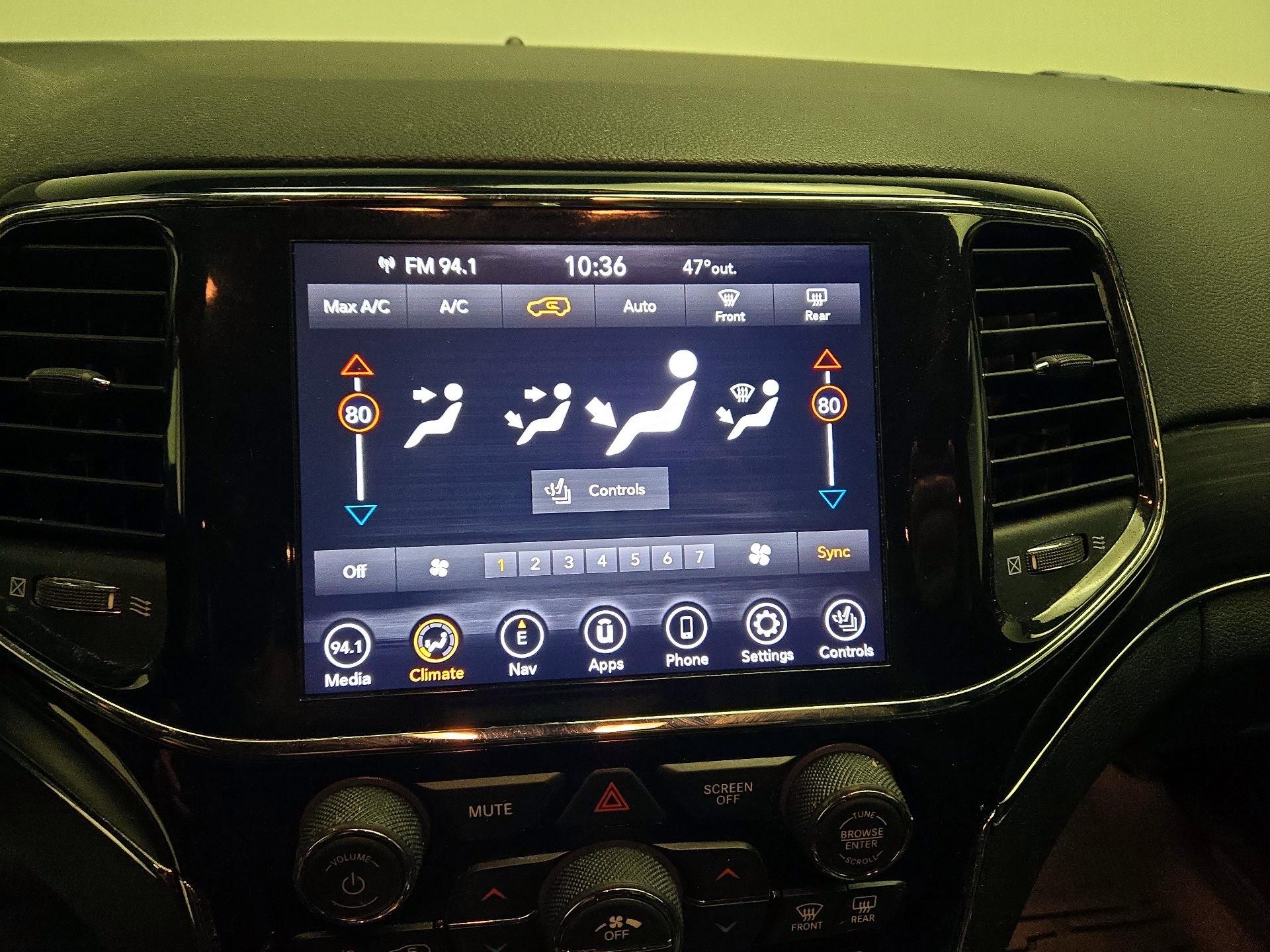 Thumbnail: 2021 Jeep Grand Cherokee - 17